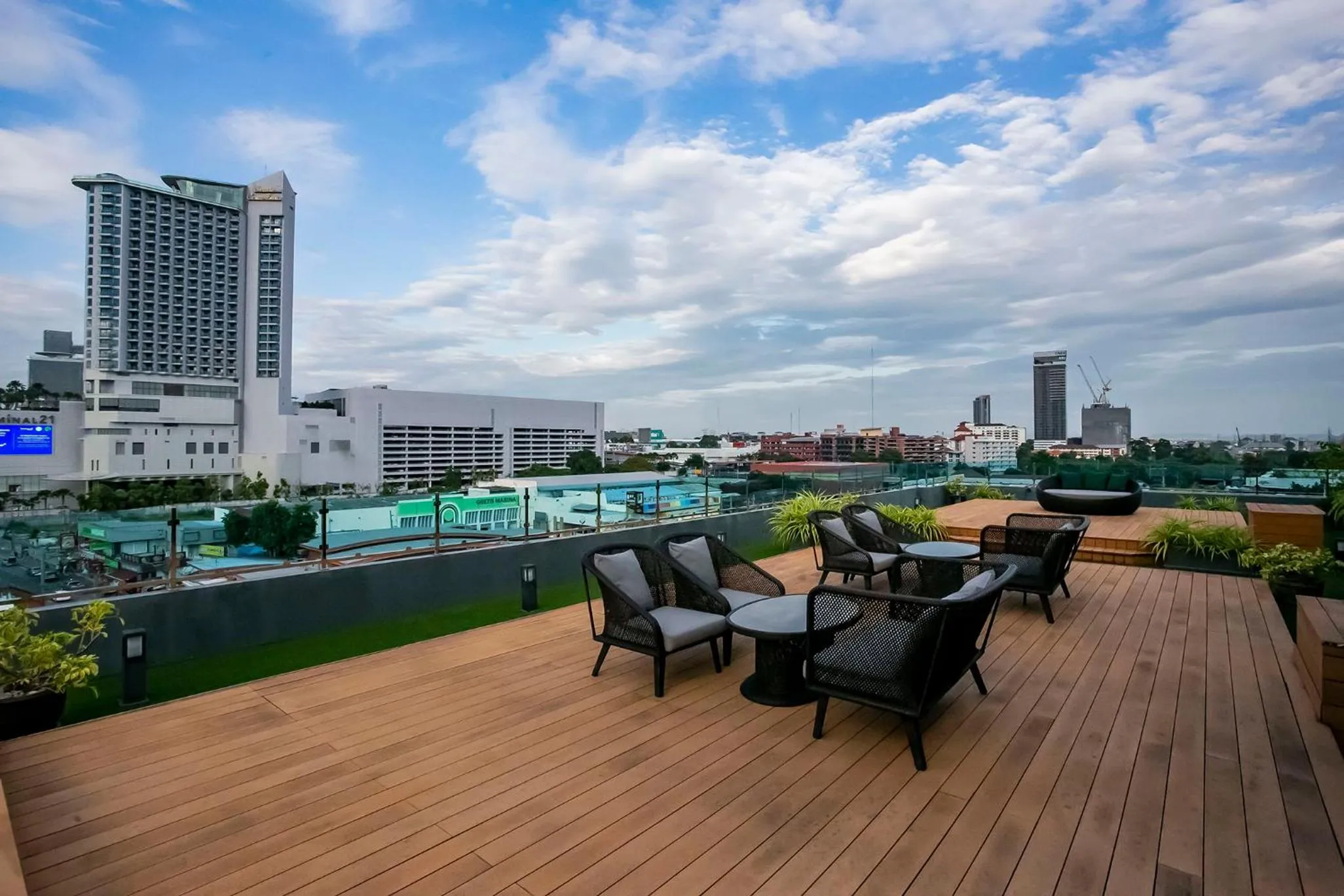 Area and facilities in Empress Pattaya Hotel