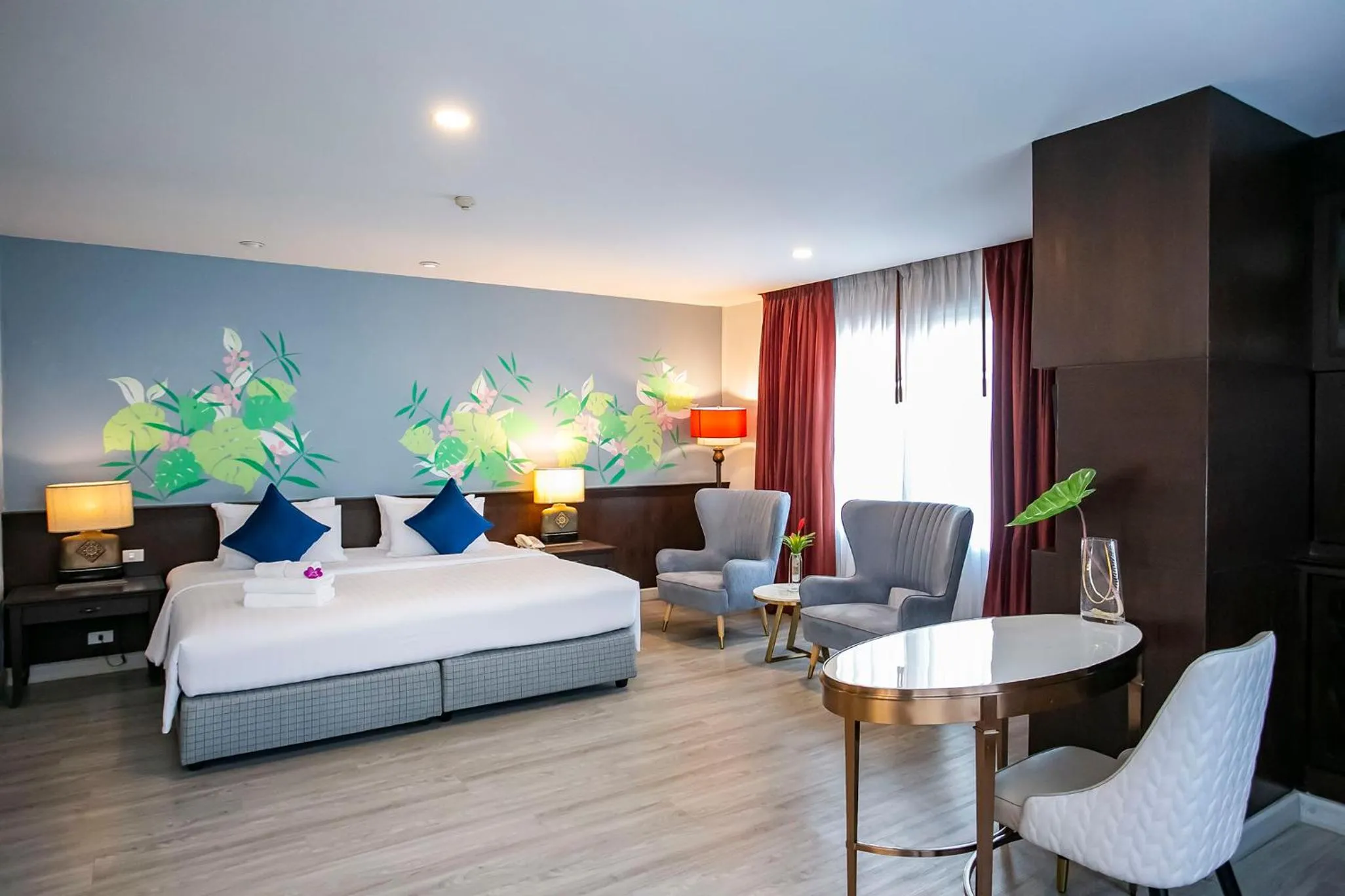 Bedroom, Bed in Empress Pattaya Hotel