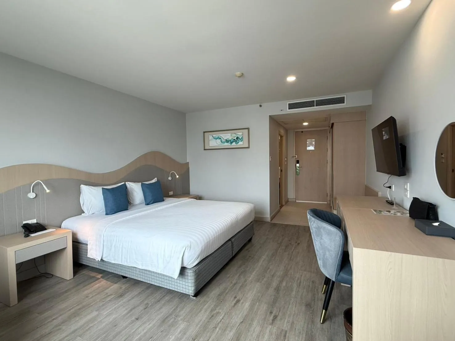 Bedroom, Bed in Empress Pattaya Hotel