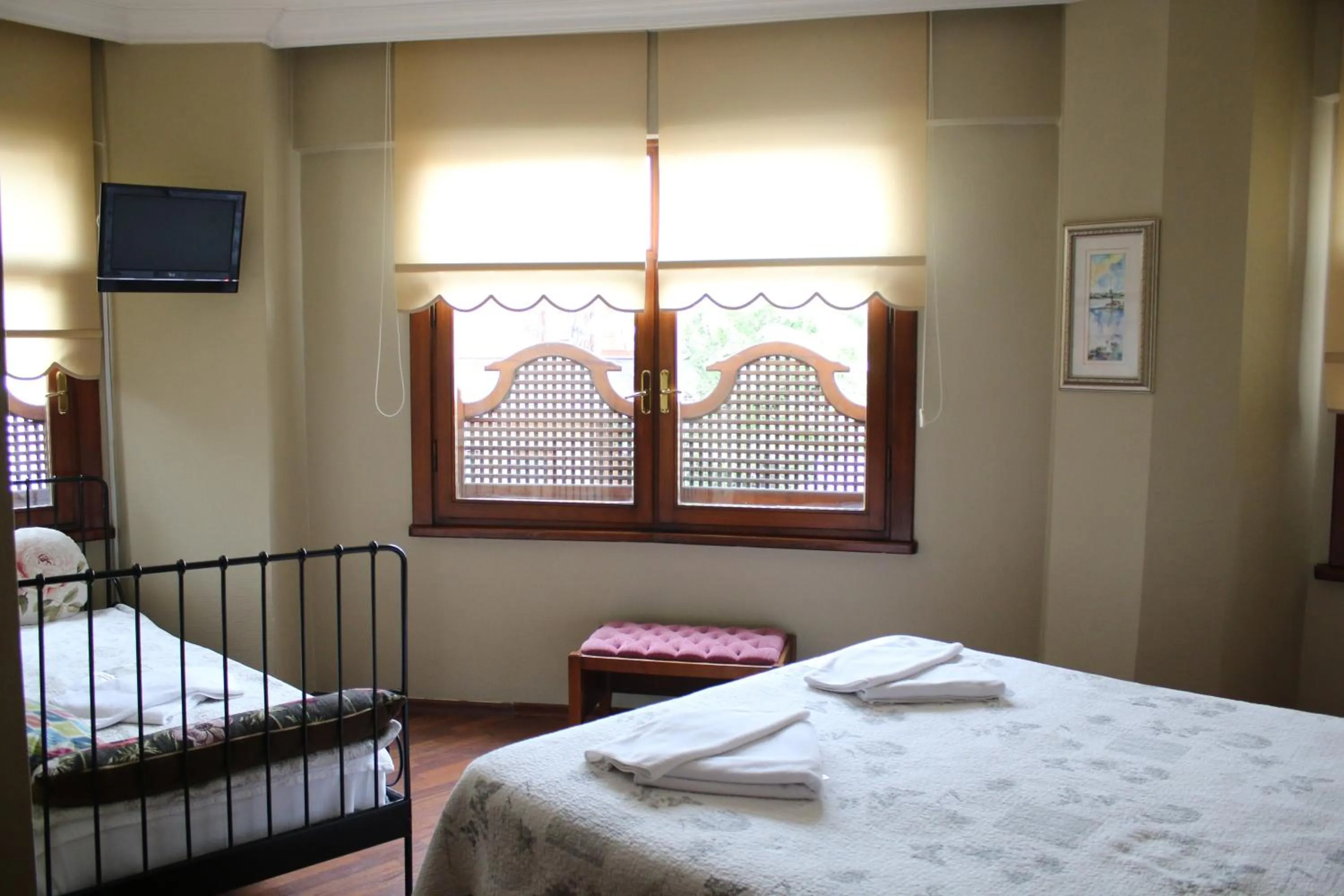 Photo of the whole room, Bed in Emine Sultan Hotel