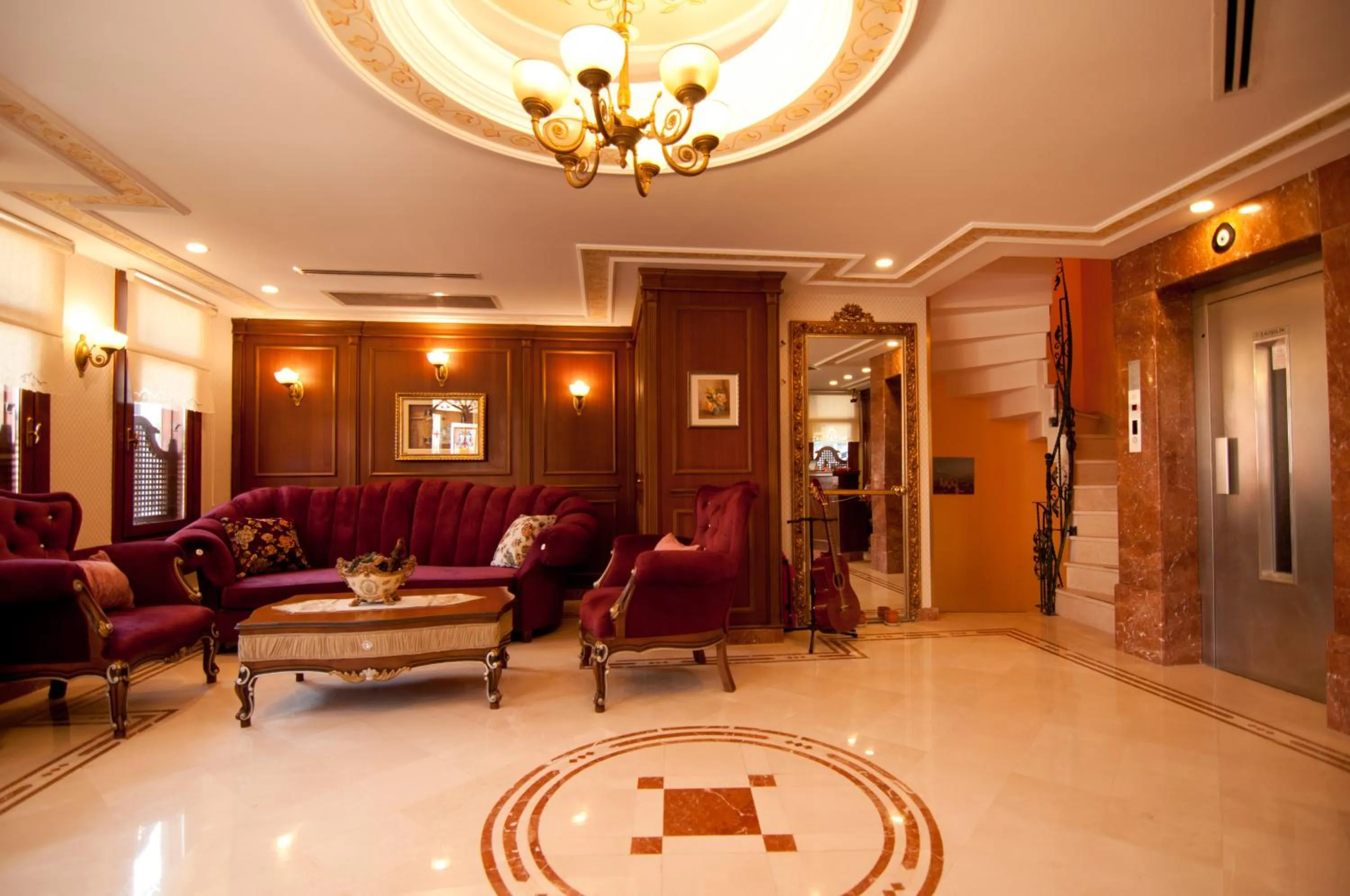 Lobby or reception in Emine Sultan Hotel