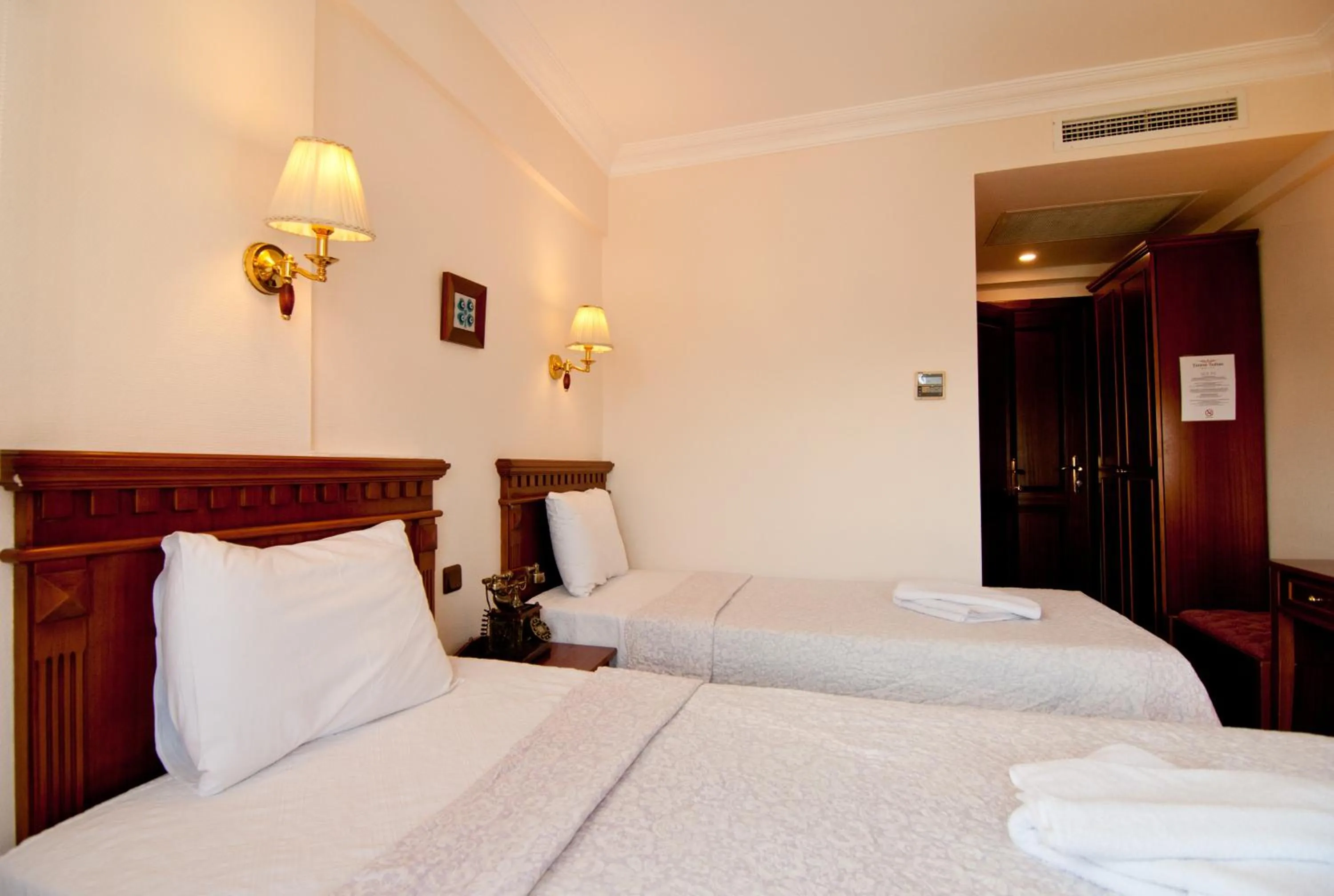 Photo of the whole room, Bed in Emine Sultan Hotel