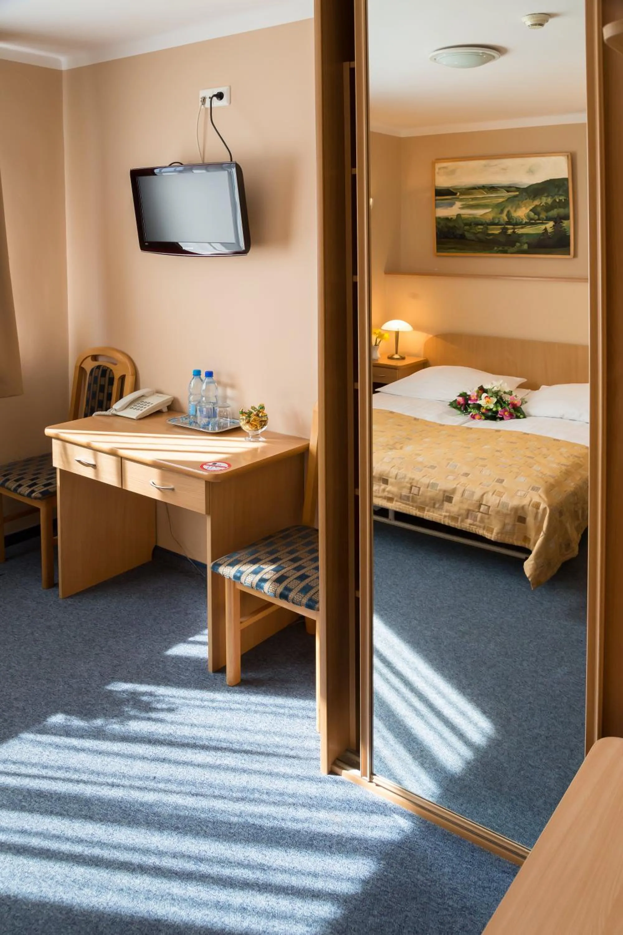 TV and multimedia, Bed in Kompleks Hotelowy Logos