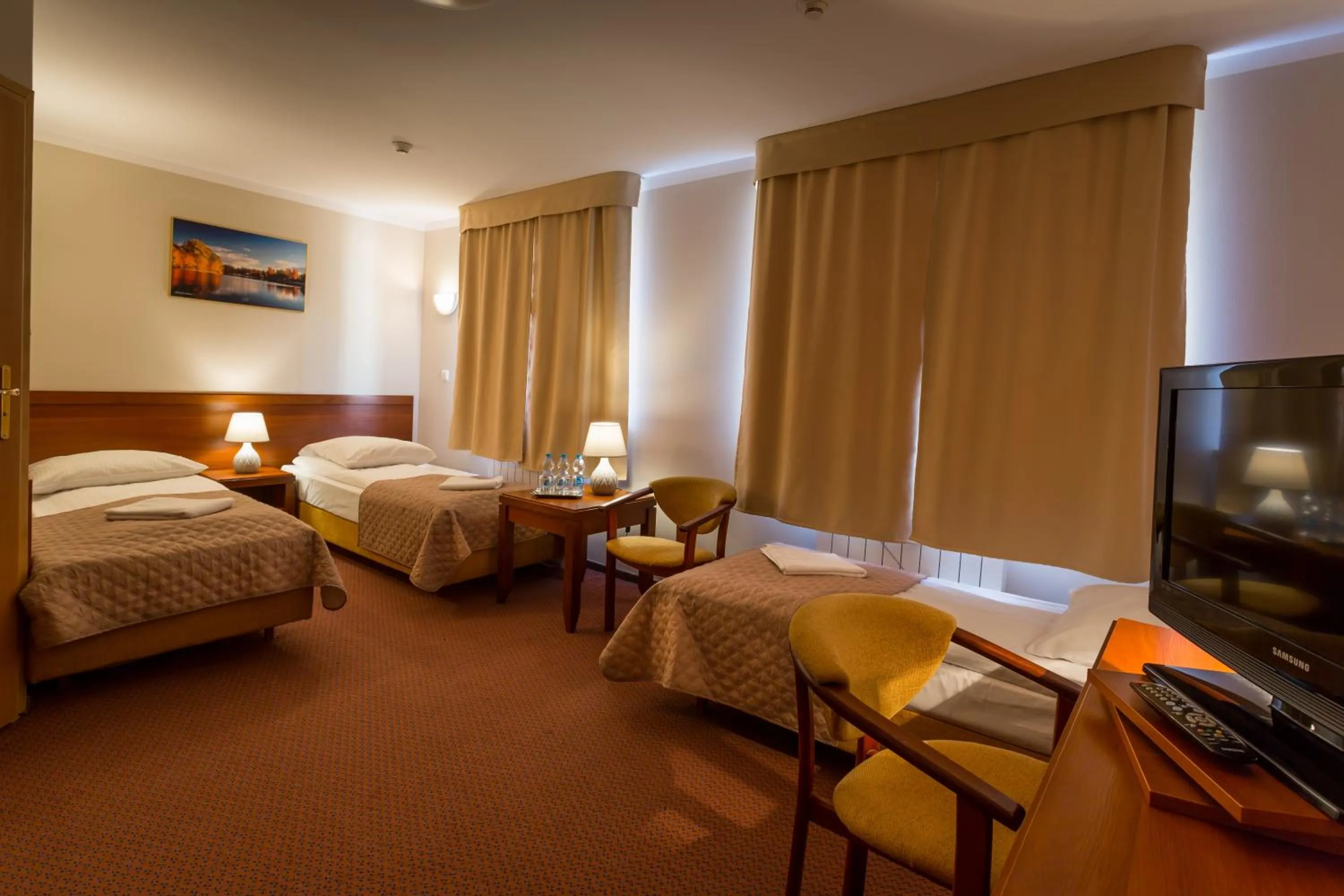 Photo of the whole room, Bed in Kompleks Hotelowy Logos