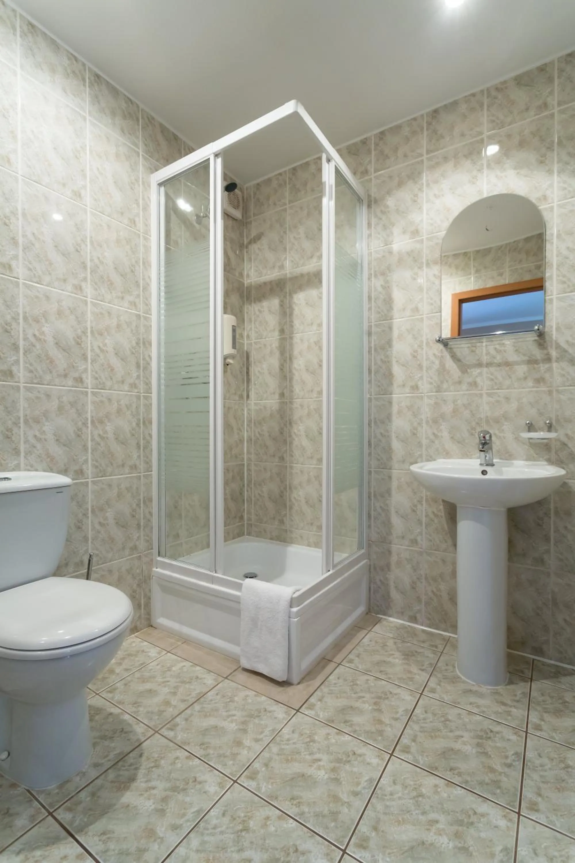 Shower in Kompleks Hotelowy Logos