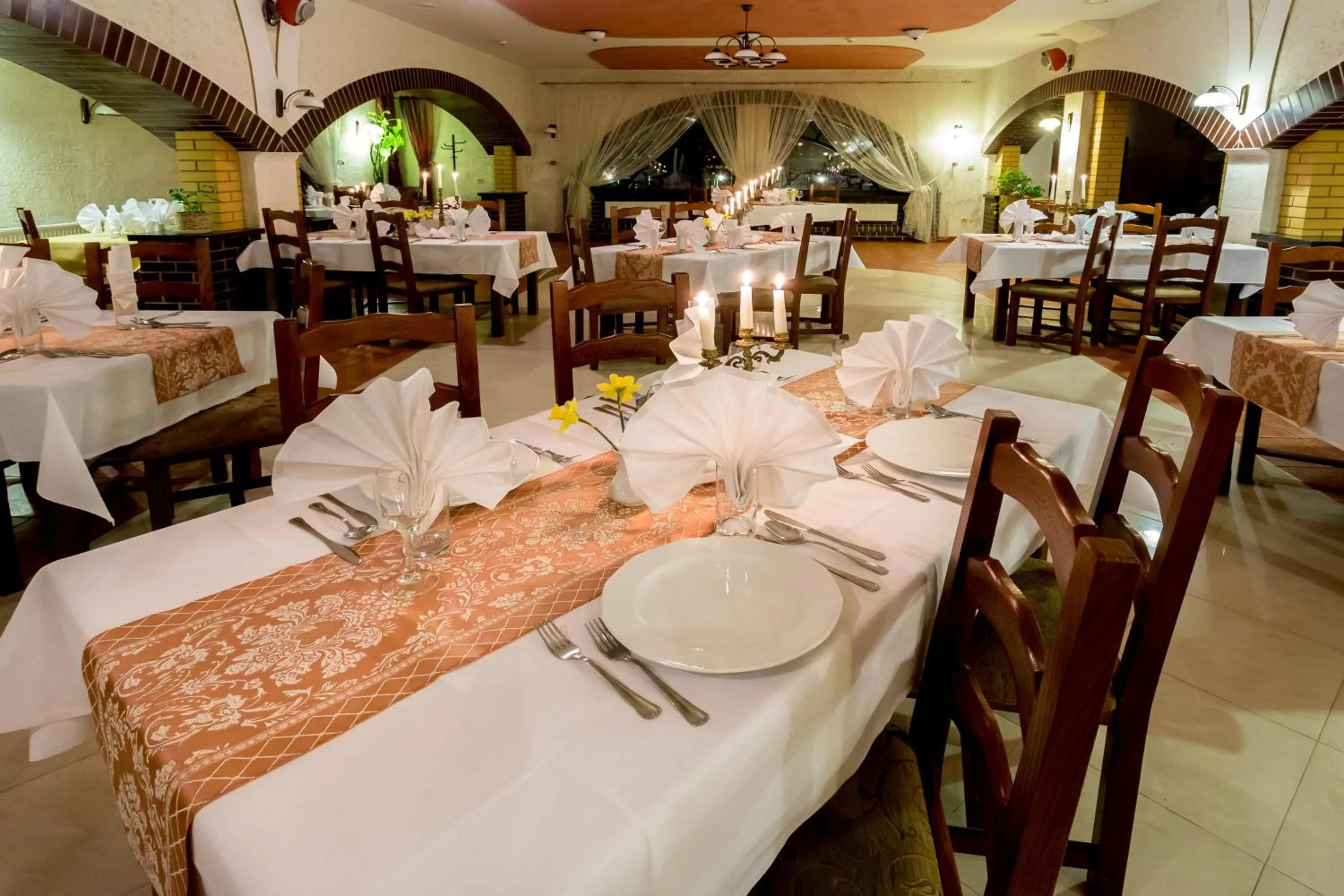 Restaurant/places to eat in Kompleks Hotelowy Logos