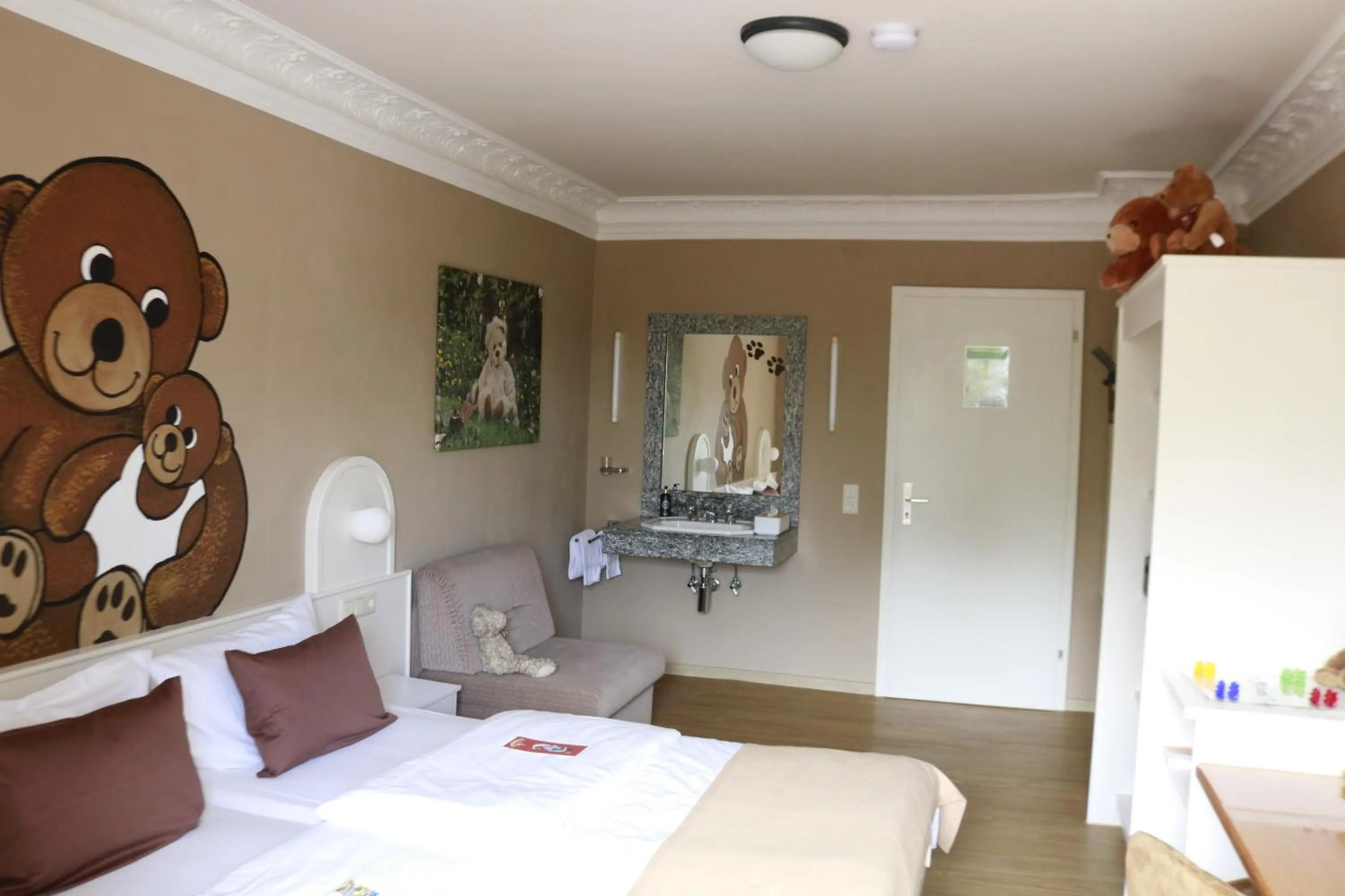Photo of the whole room in Teddybärenhotel