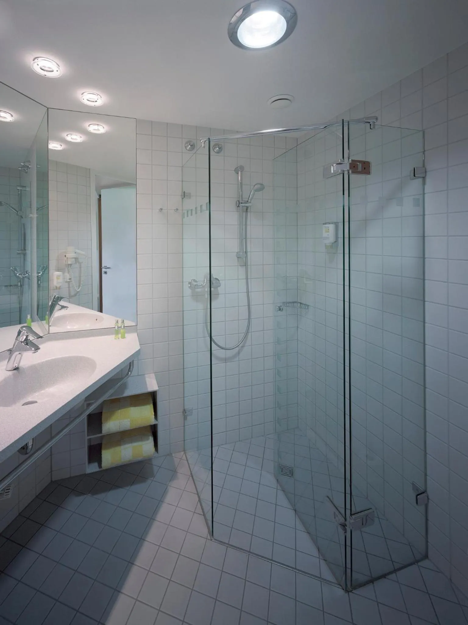 Shower in Akademiehotel Dresden