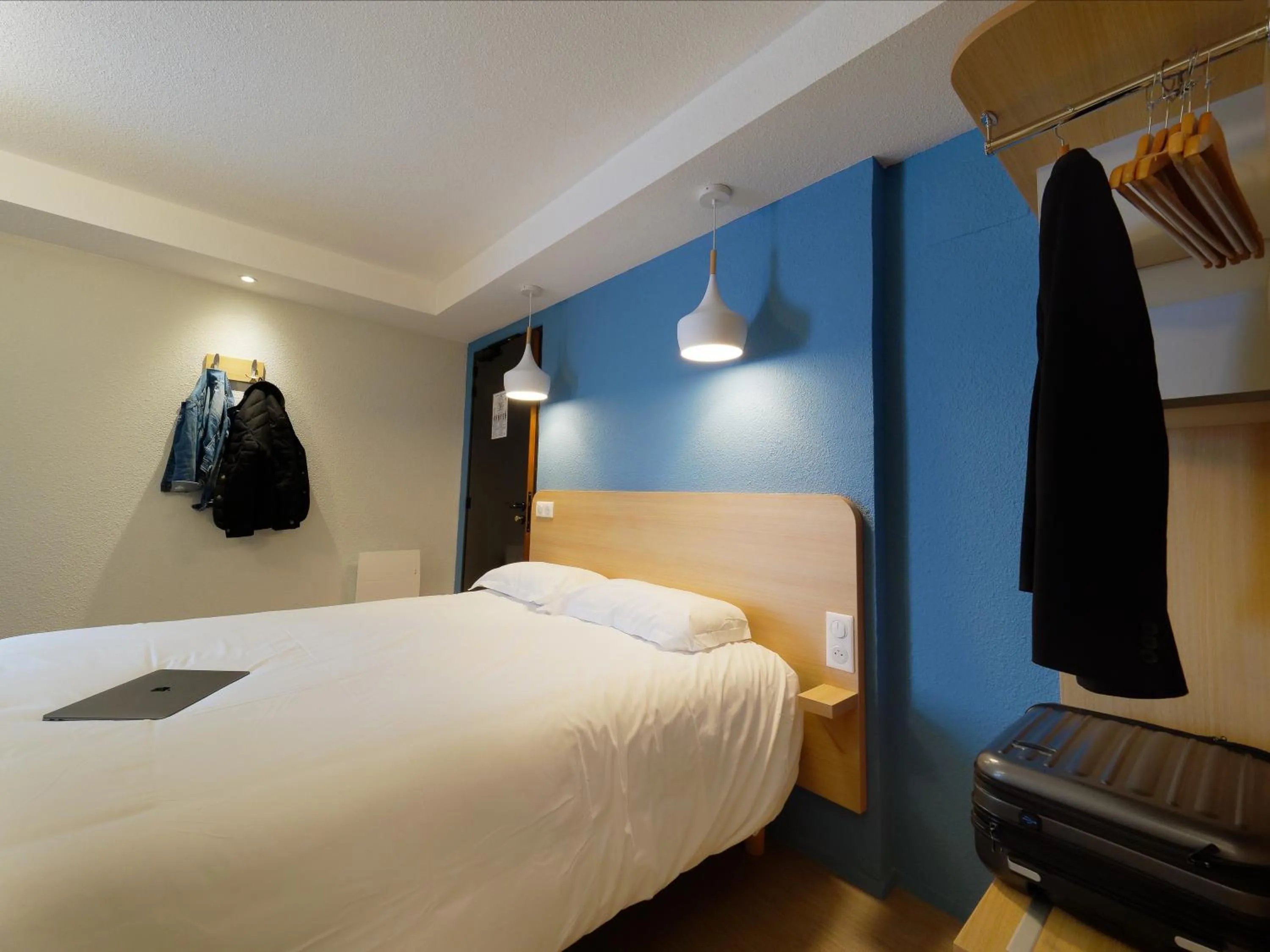 Bed in Kyriad DIRECT Saint Brieuc - Parc des Expositions