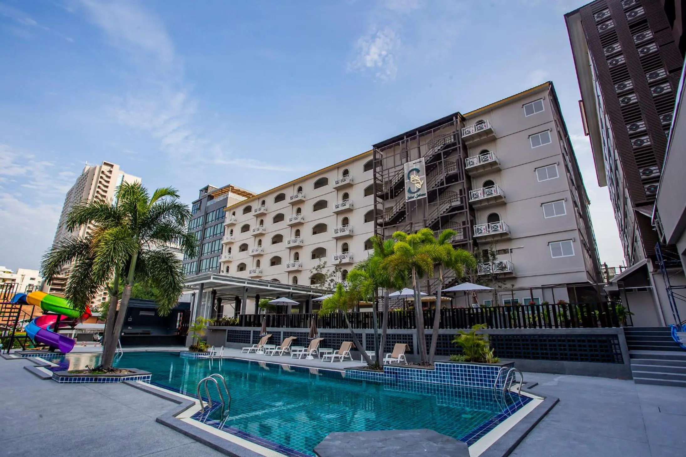 Property building in Sabai Sabana