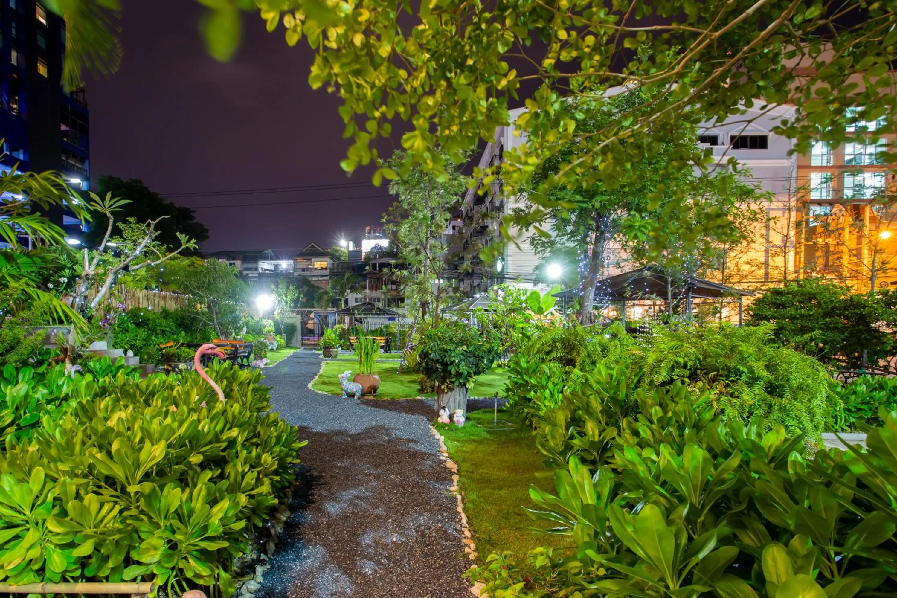 Night in Sabai Sabana