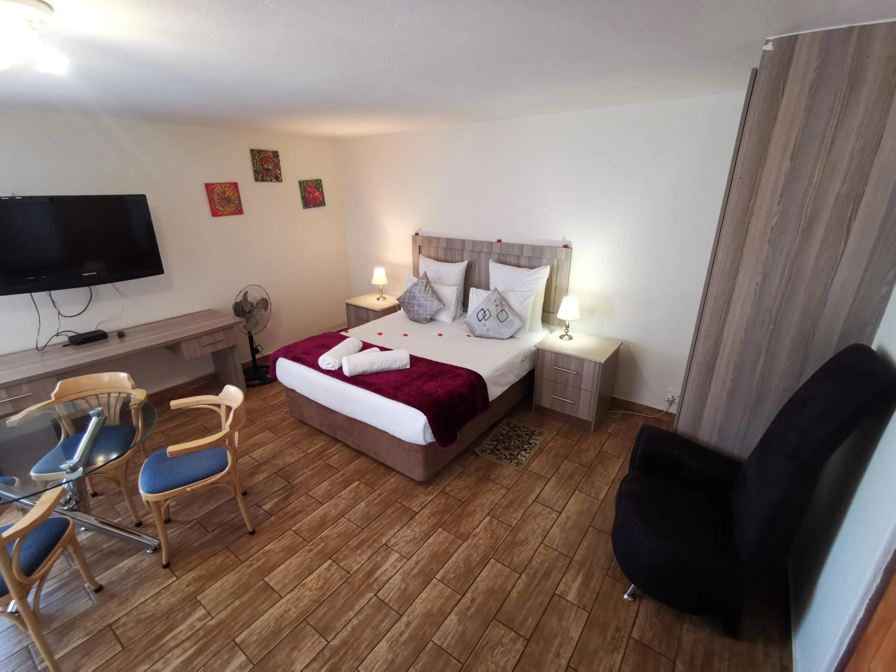 Bed in 50 Galena Affordable Luxury