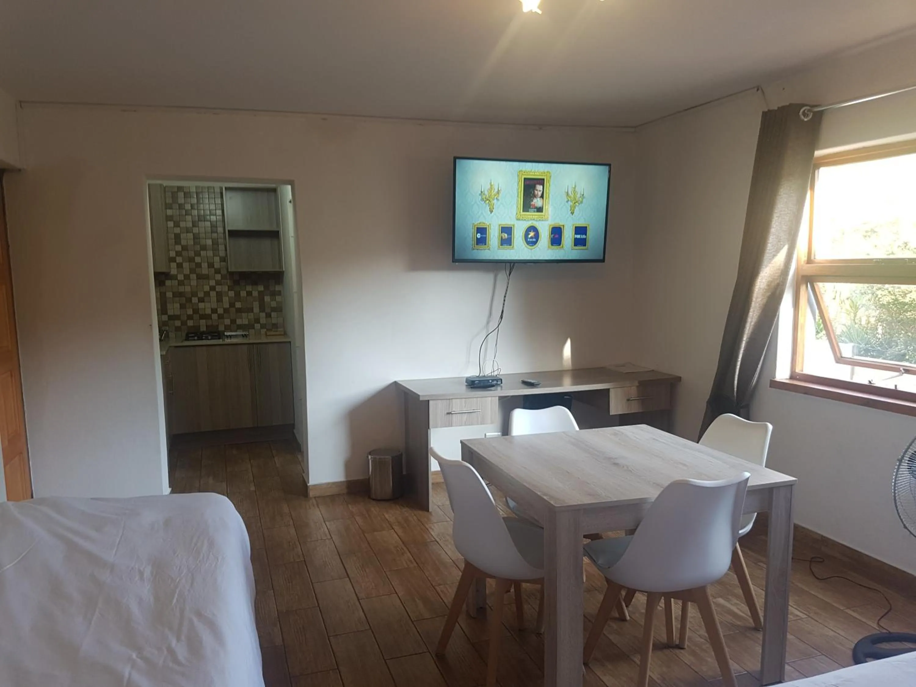 Dining area in 50 Galena Affordable Luxury