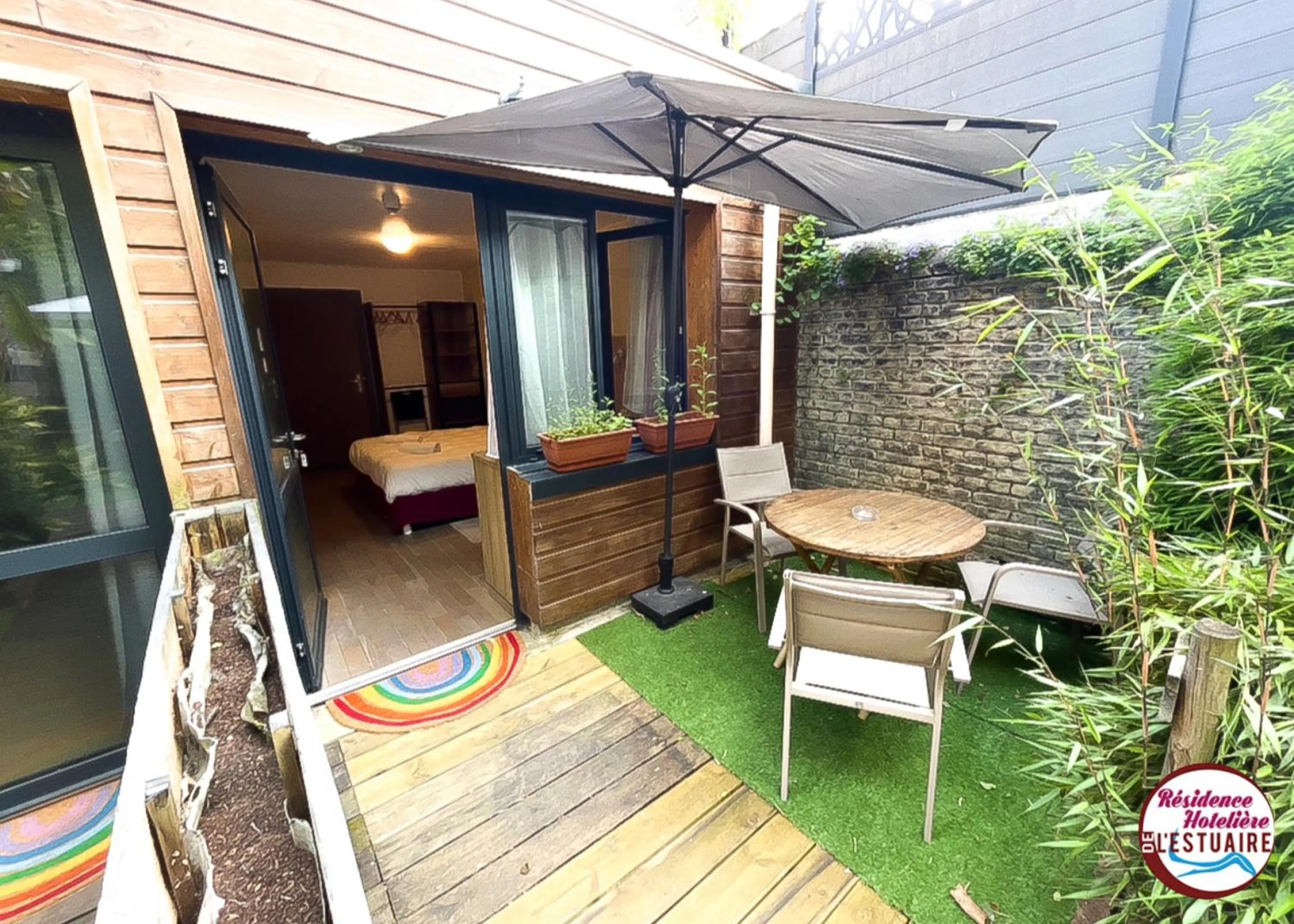 Patio in Résidence Hôtelière de l'Estuaire - Le Havre Centre