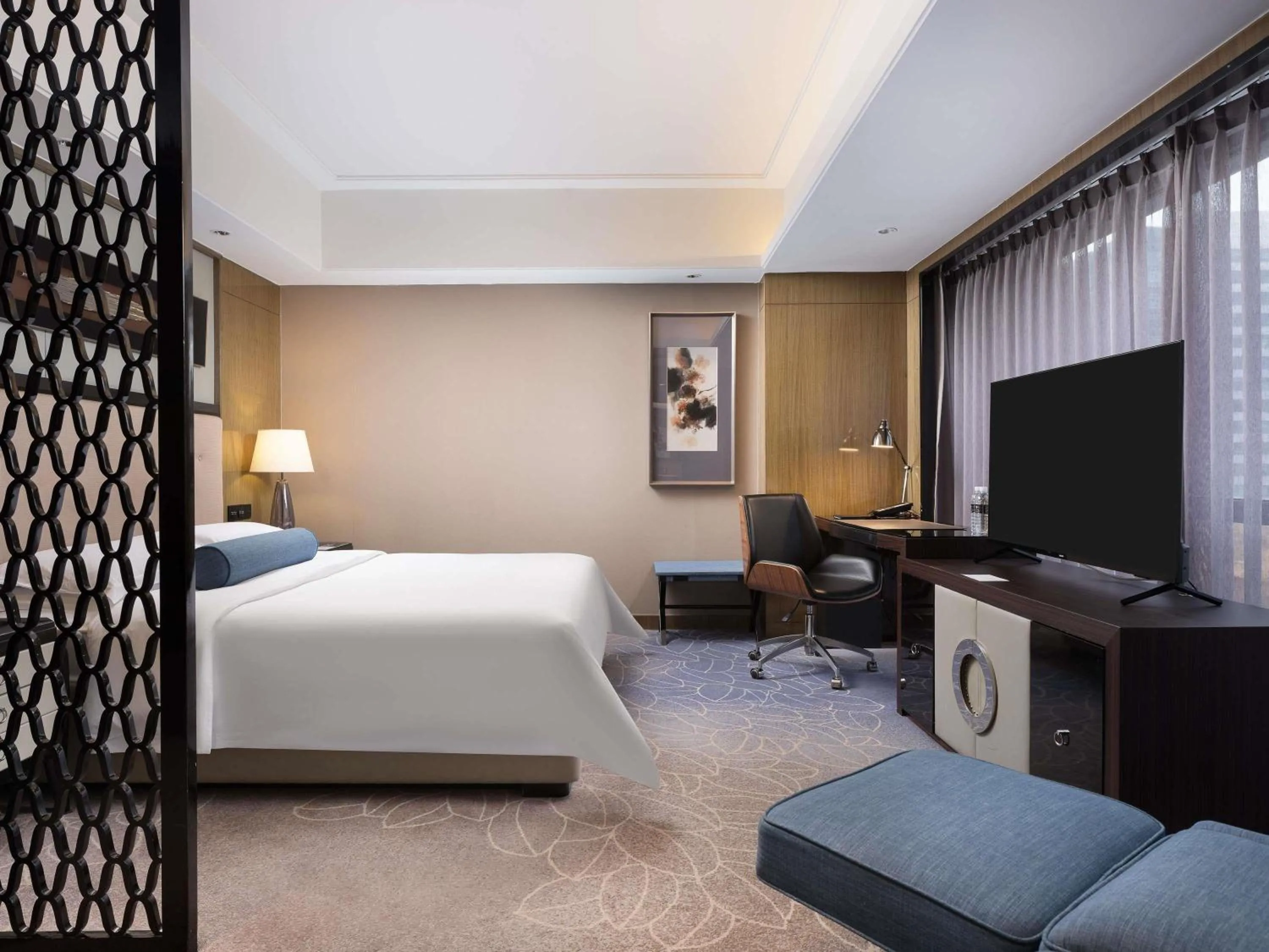 Bedroom, Bed in Pullman Shanghai Jing'an