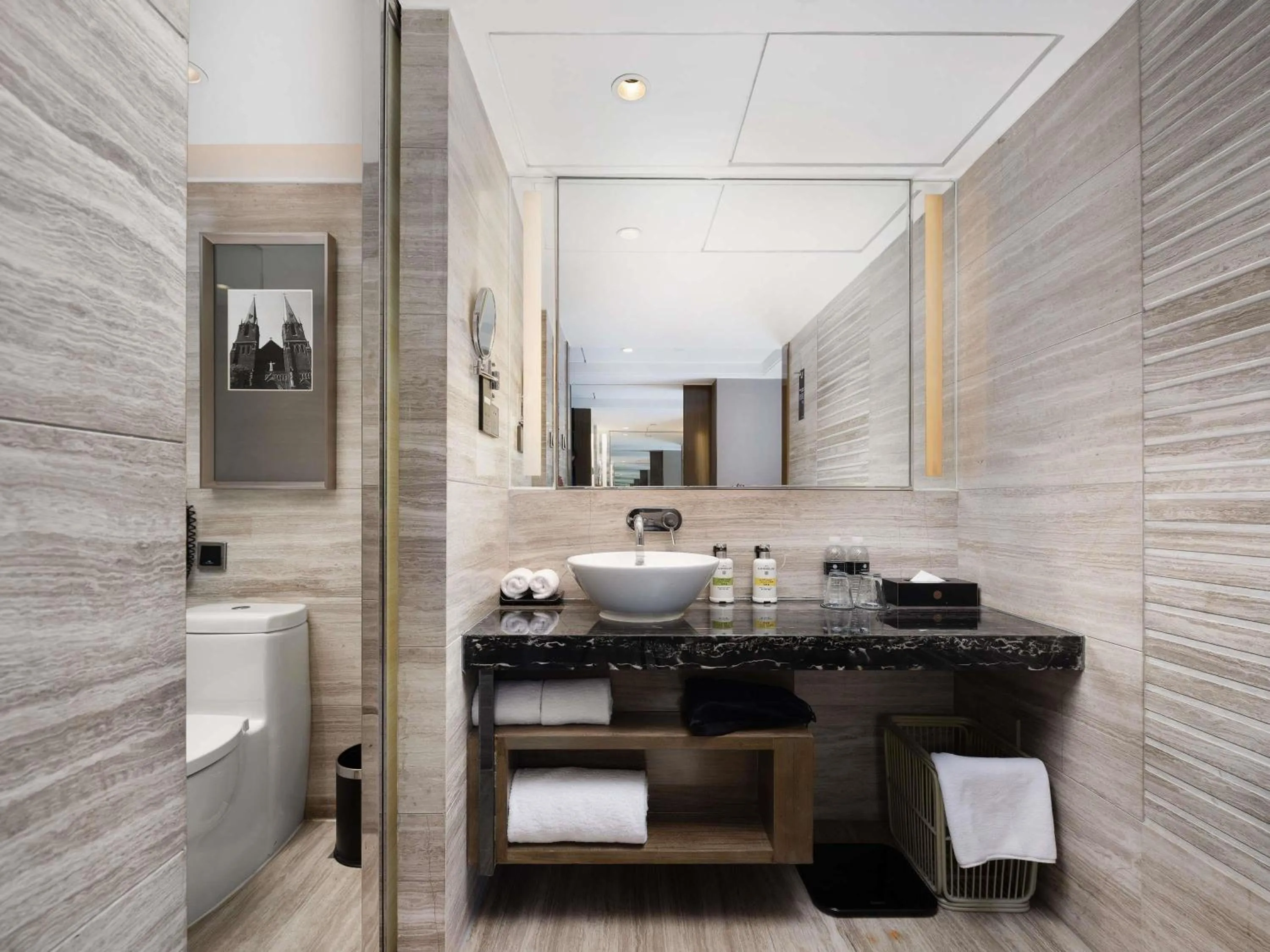 Bedroom in Pullman Shanghai Jing'an