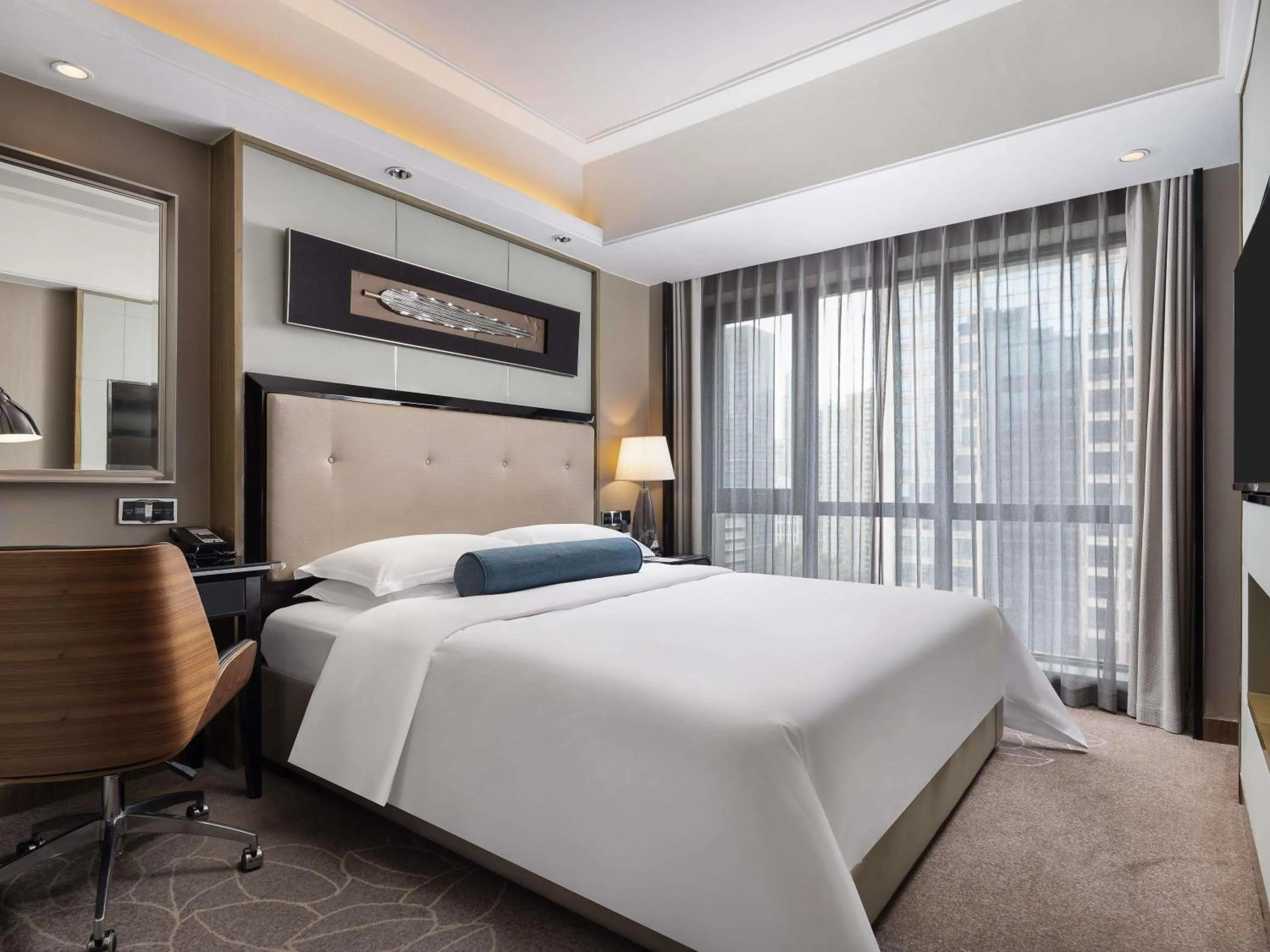 Bedroom, Bed in Pullman Shanghai Jing'an