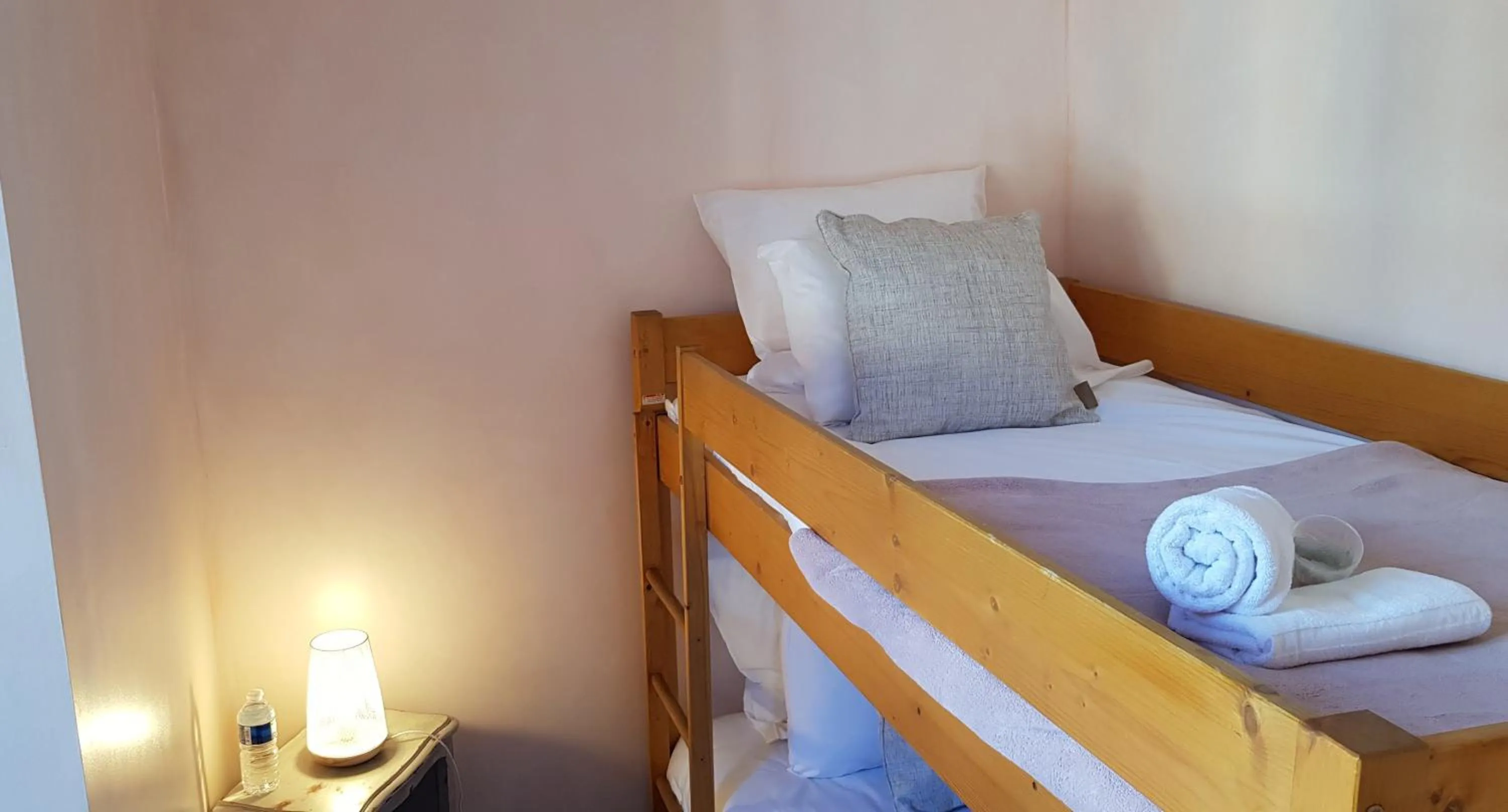 Bedroom, Bed in Hôtel Terminus