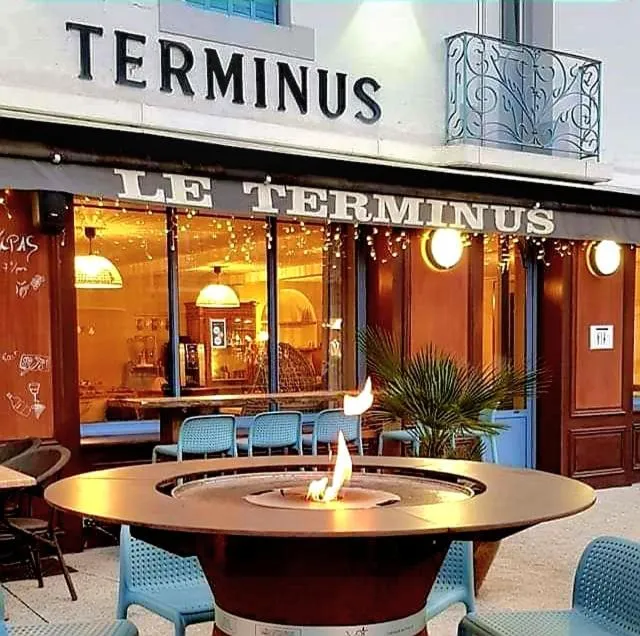 Patio in Hôtel Terminus