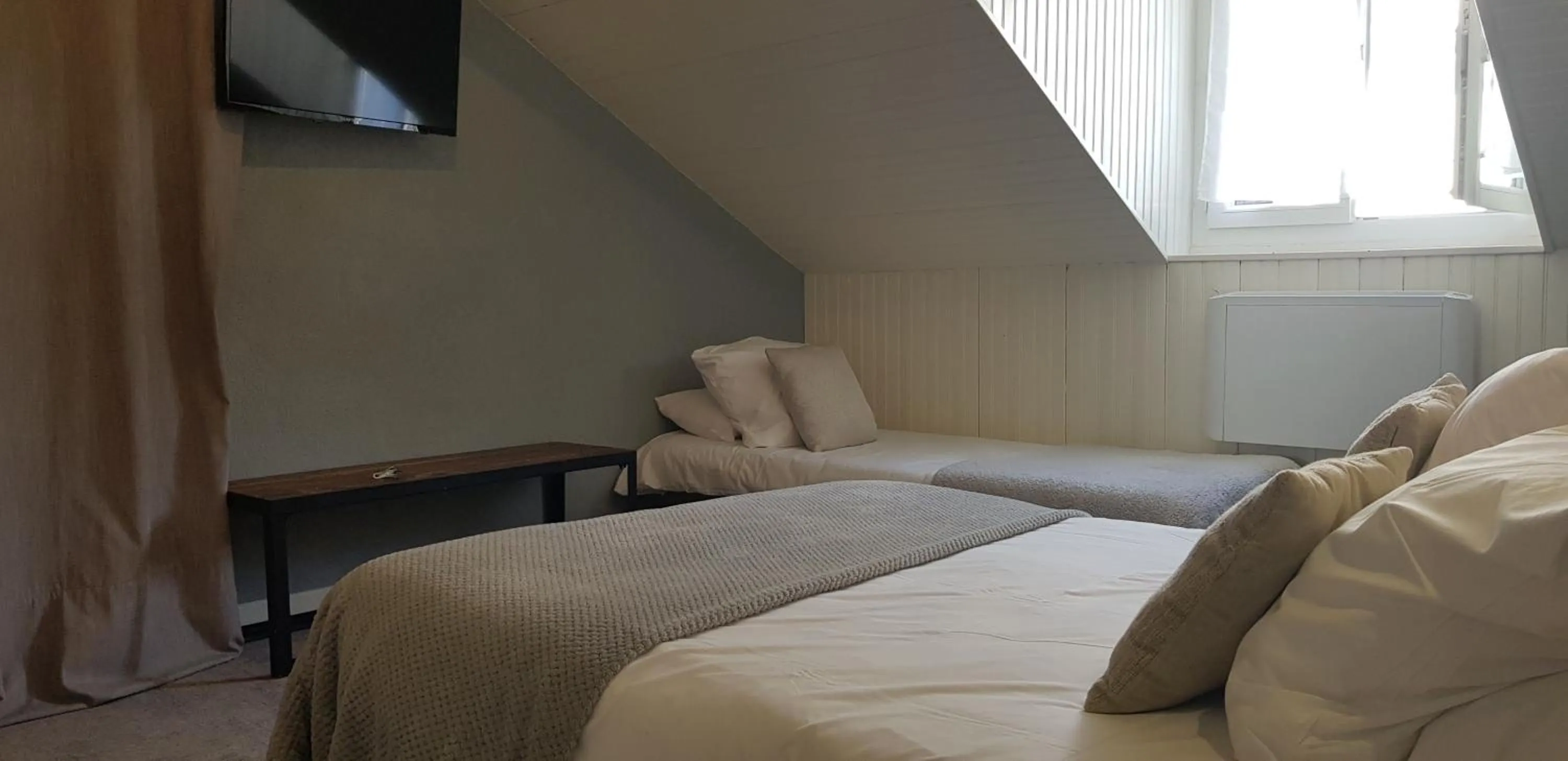 Bedroom, Bed in Hôtel Terminus