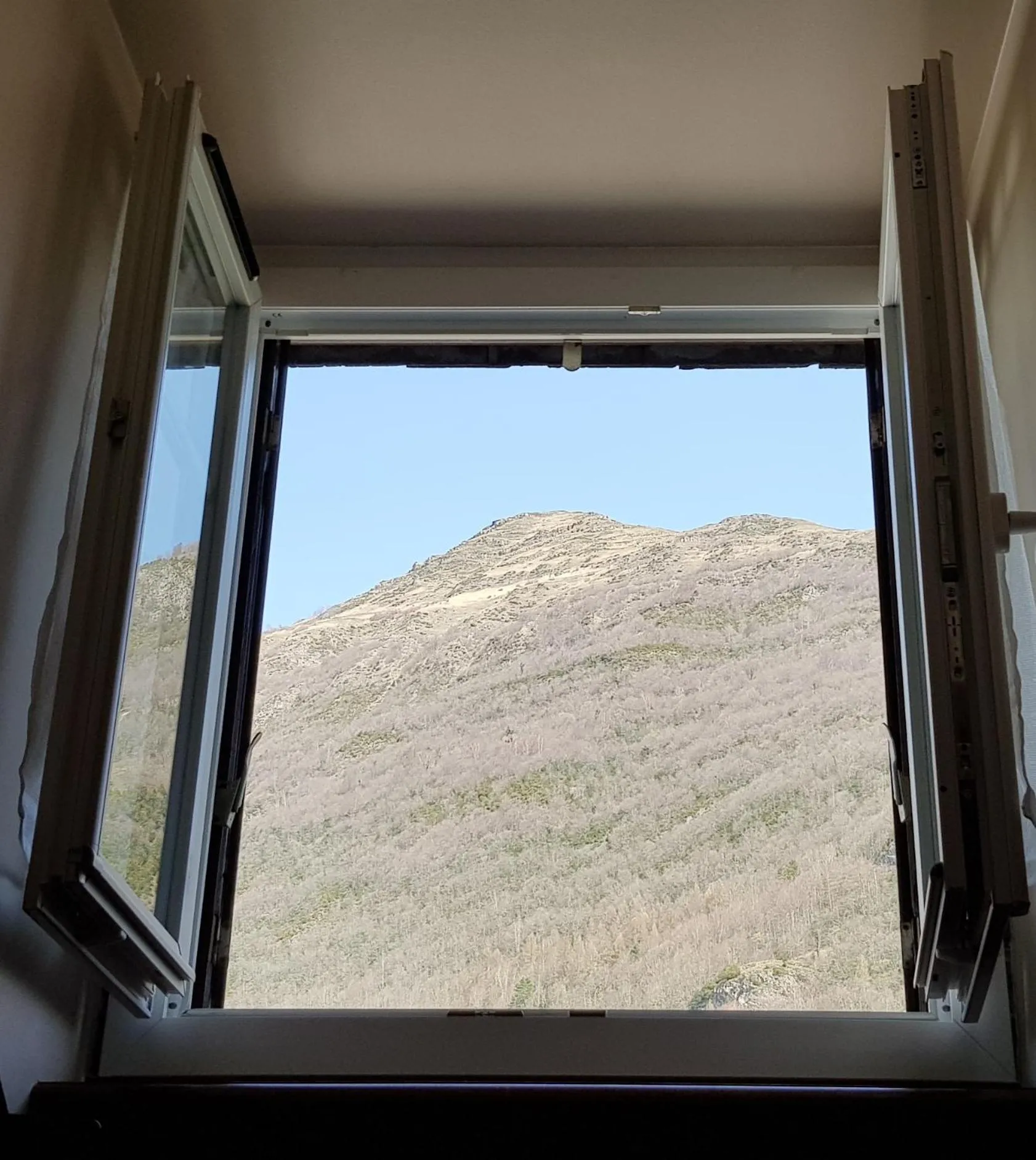 Mountain view in Hôtel Terminus