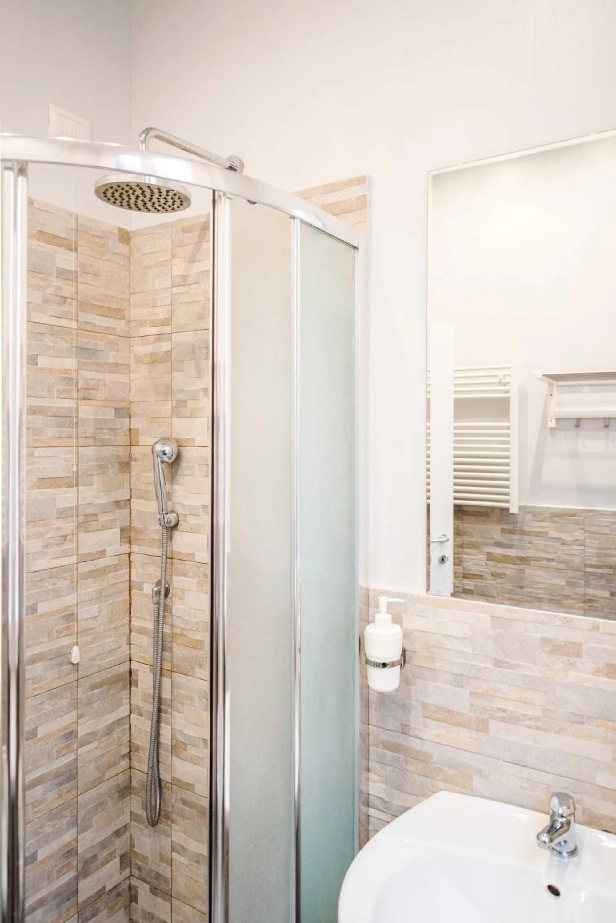 Shower in Piazza Cavour Suite