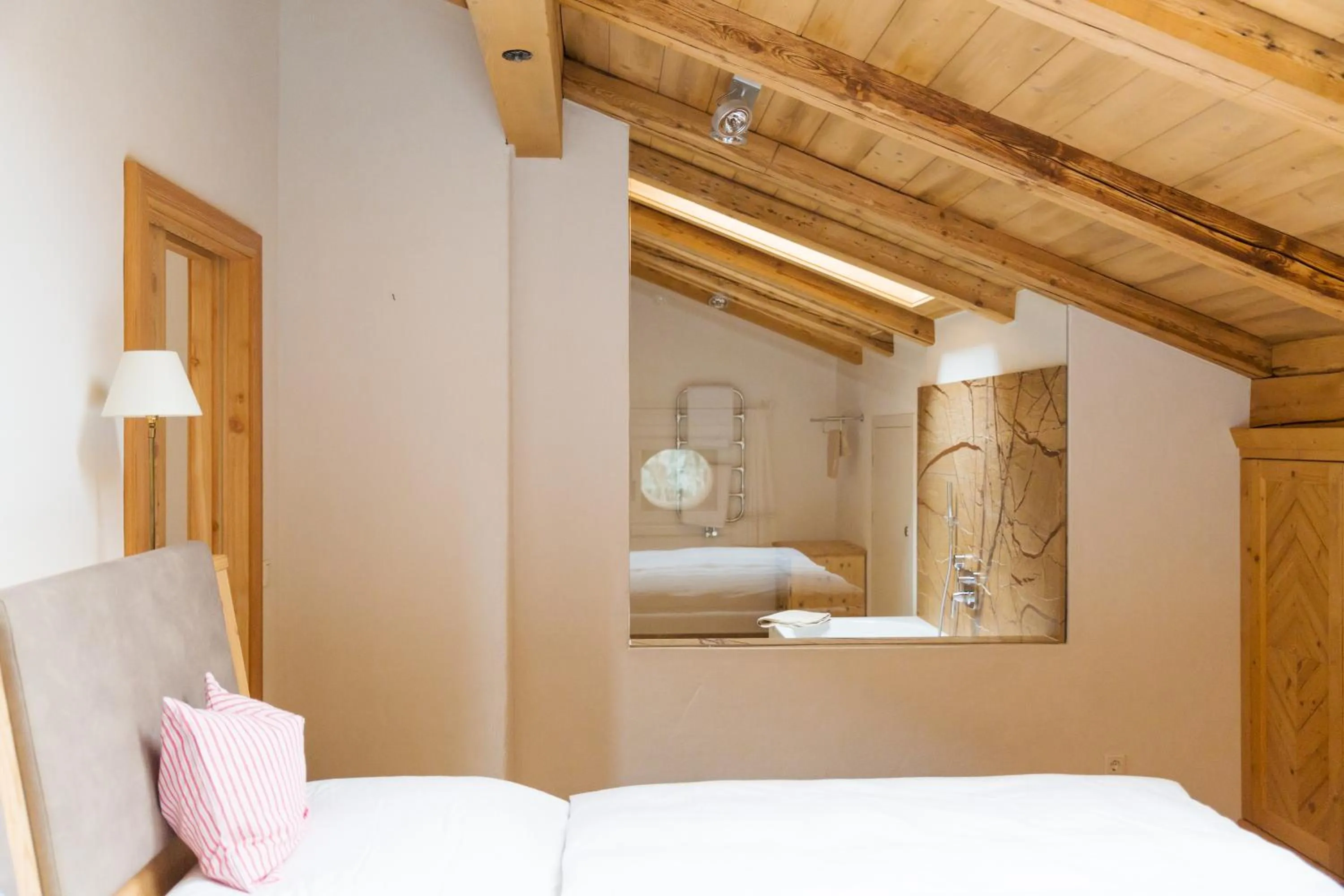 Photo of the whole room, Bed in Gasthof Weyerhof