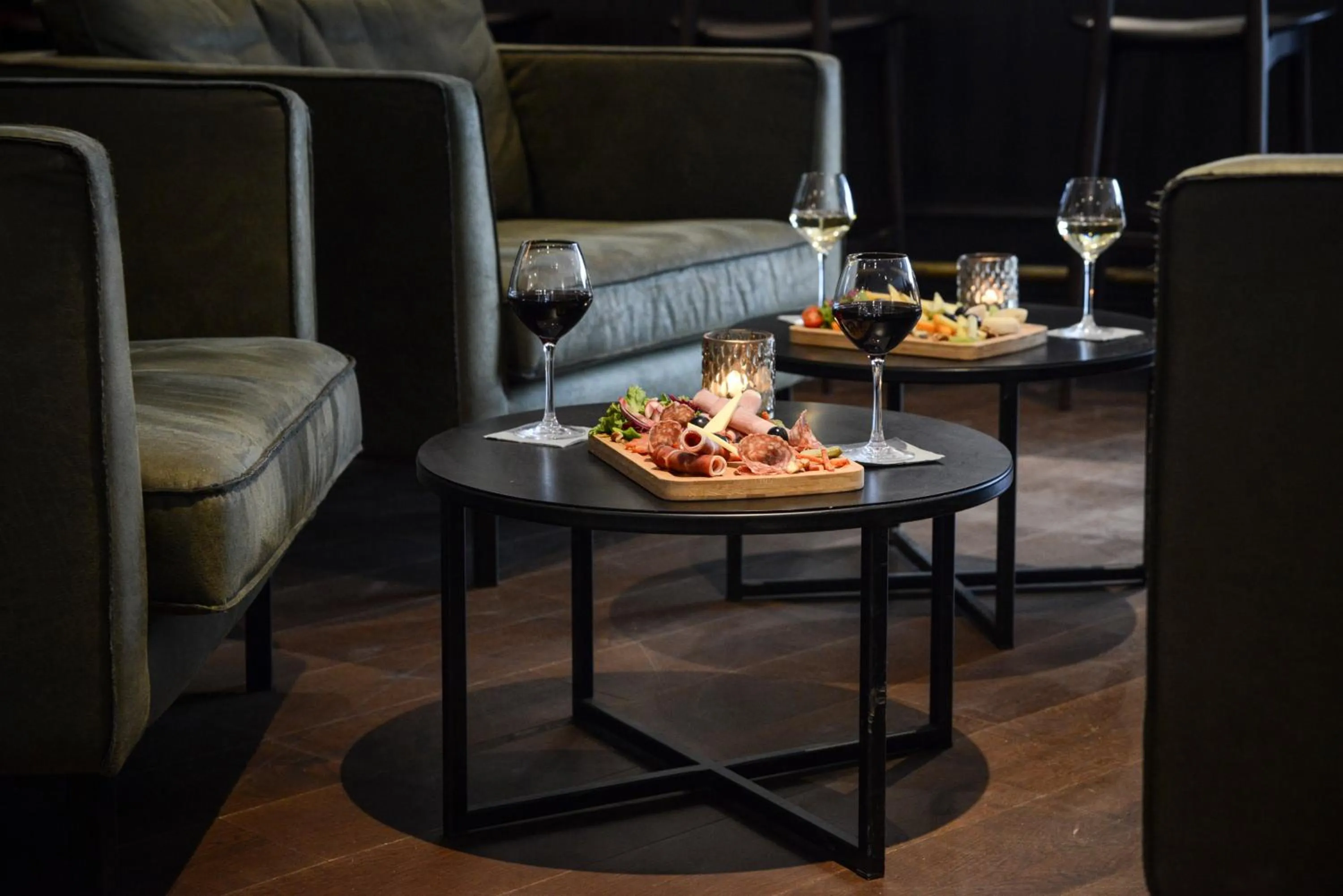 Lounge or bar in Domaine de Charmeil