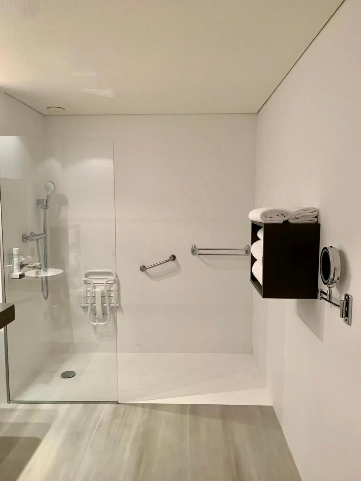 Bathroom in Domaine de Charmeil