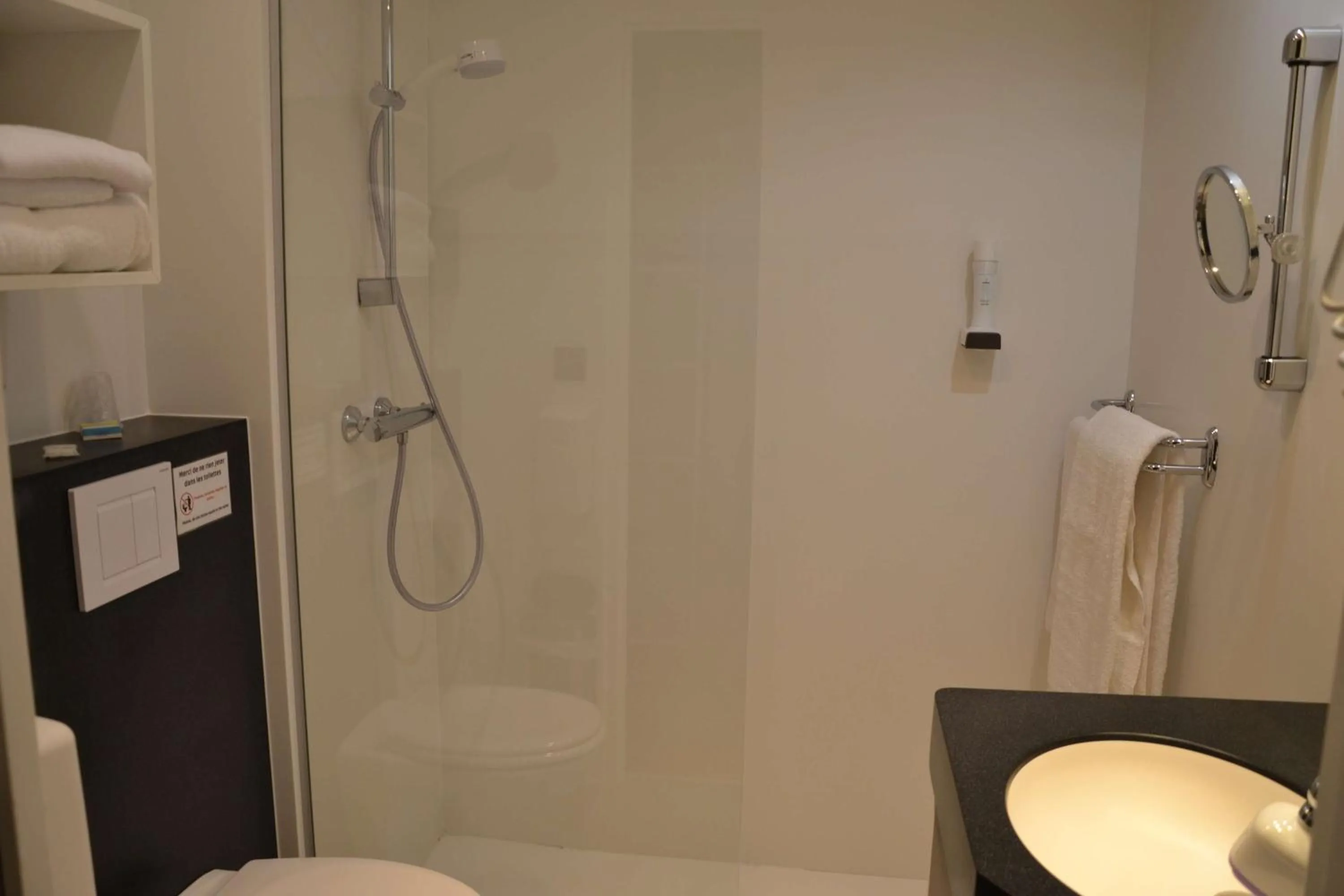 Bathroom in Domaine de Charmeil