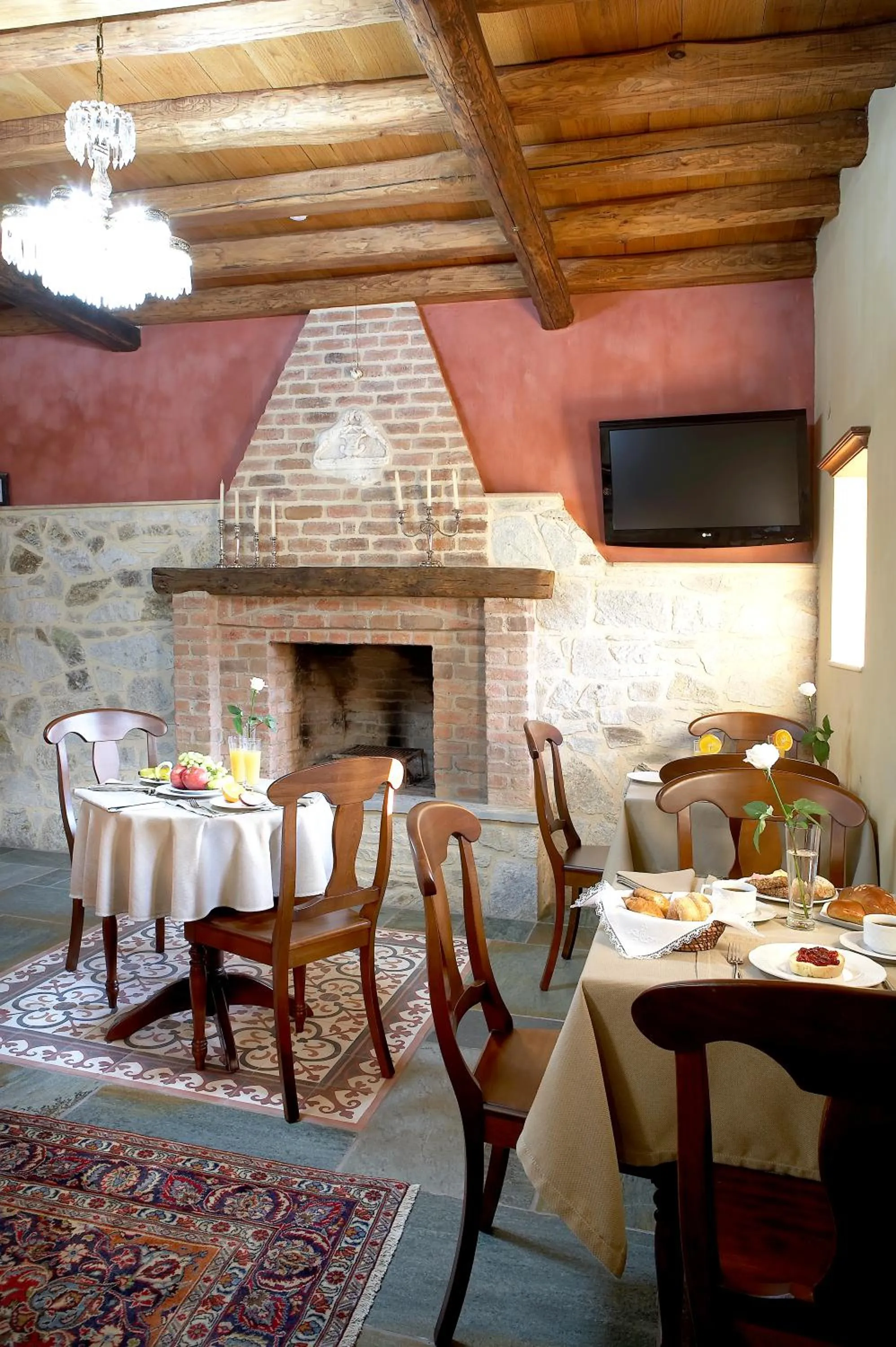 Restaurant/places to eat in Boutique Hotel Kokkino Spiti