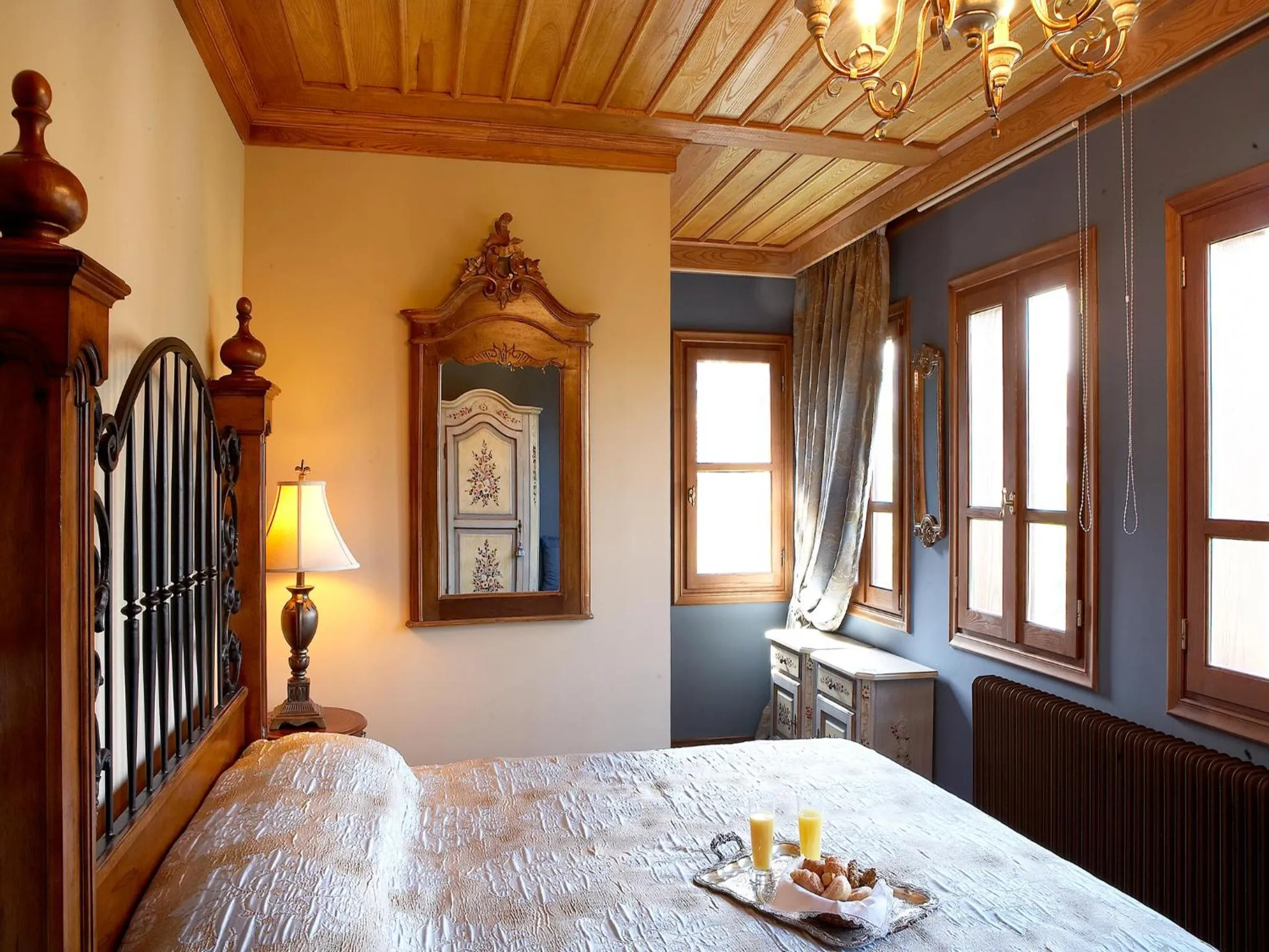 Photo of the whole room, Bed in Boutique Hotel Kokkino Spiti