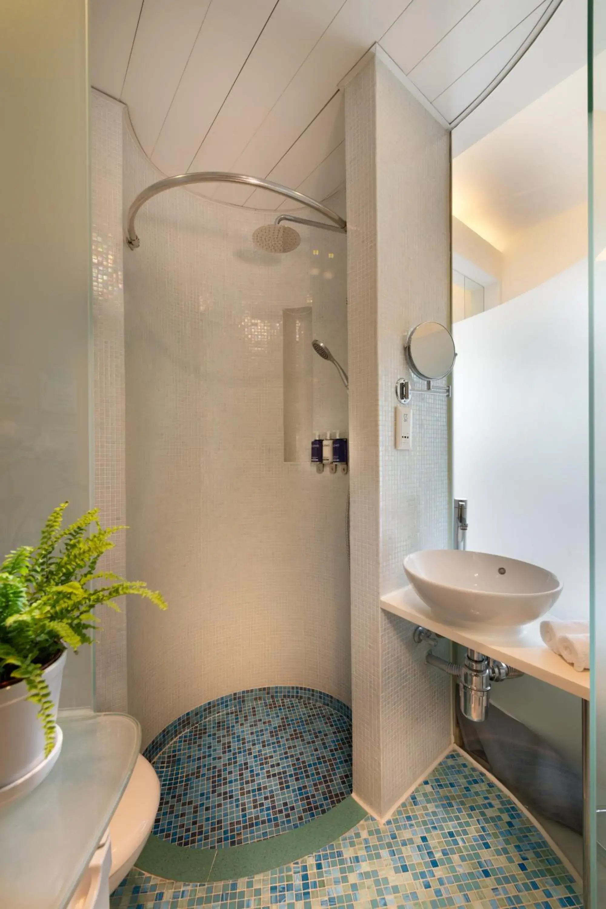 Superior Queen or Twin Room with City View in Dorsett Mongkok, Hong Kong Superior Queen or Twin Room with City View in Dorsett Mongkok, Hong Kong