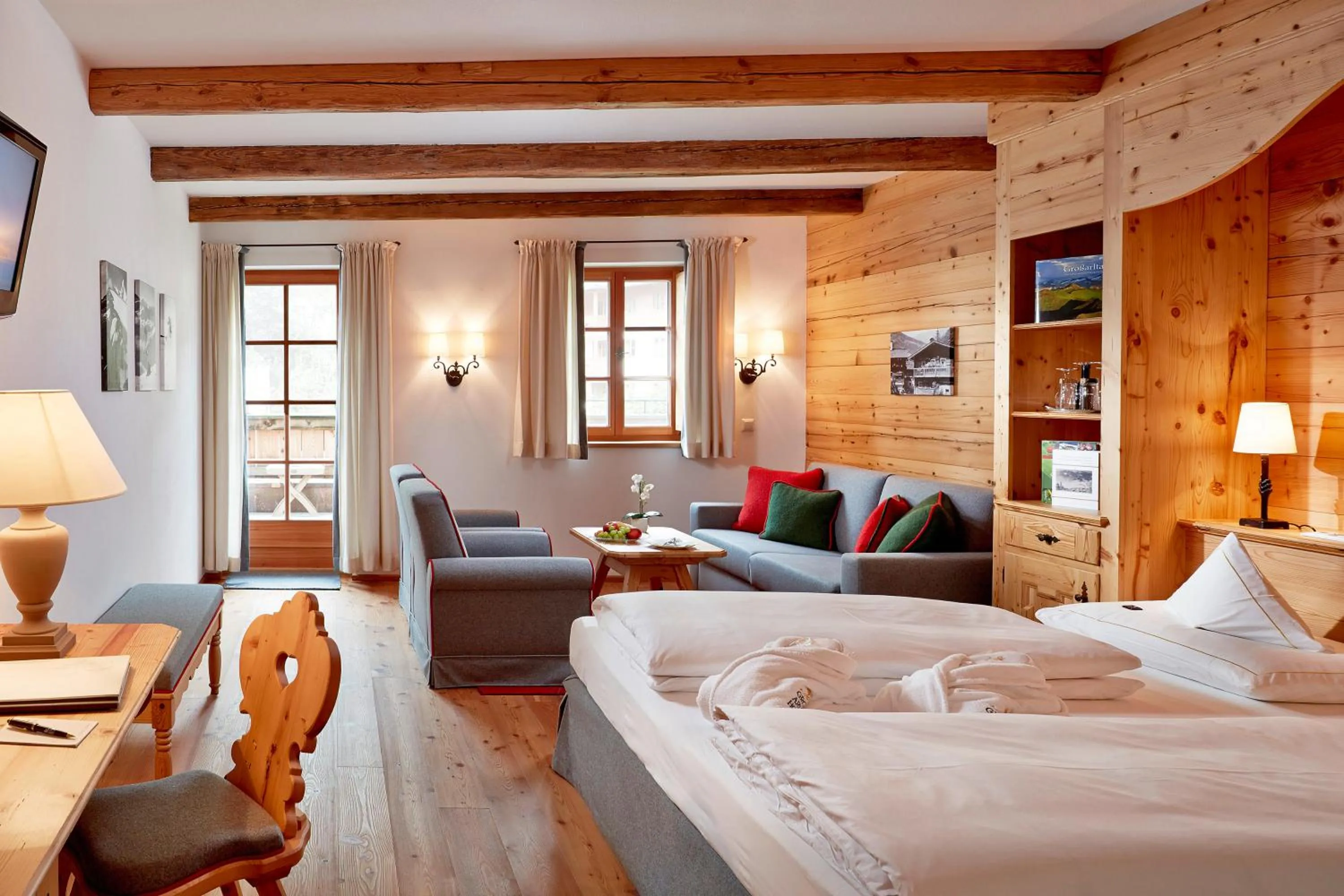 Photo of the whole room, Bed in Grossarler Hof Superior