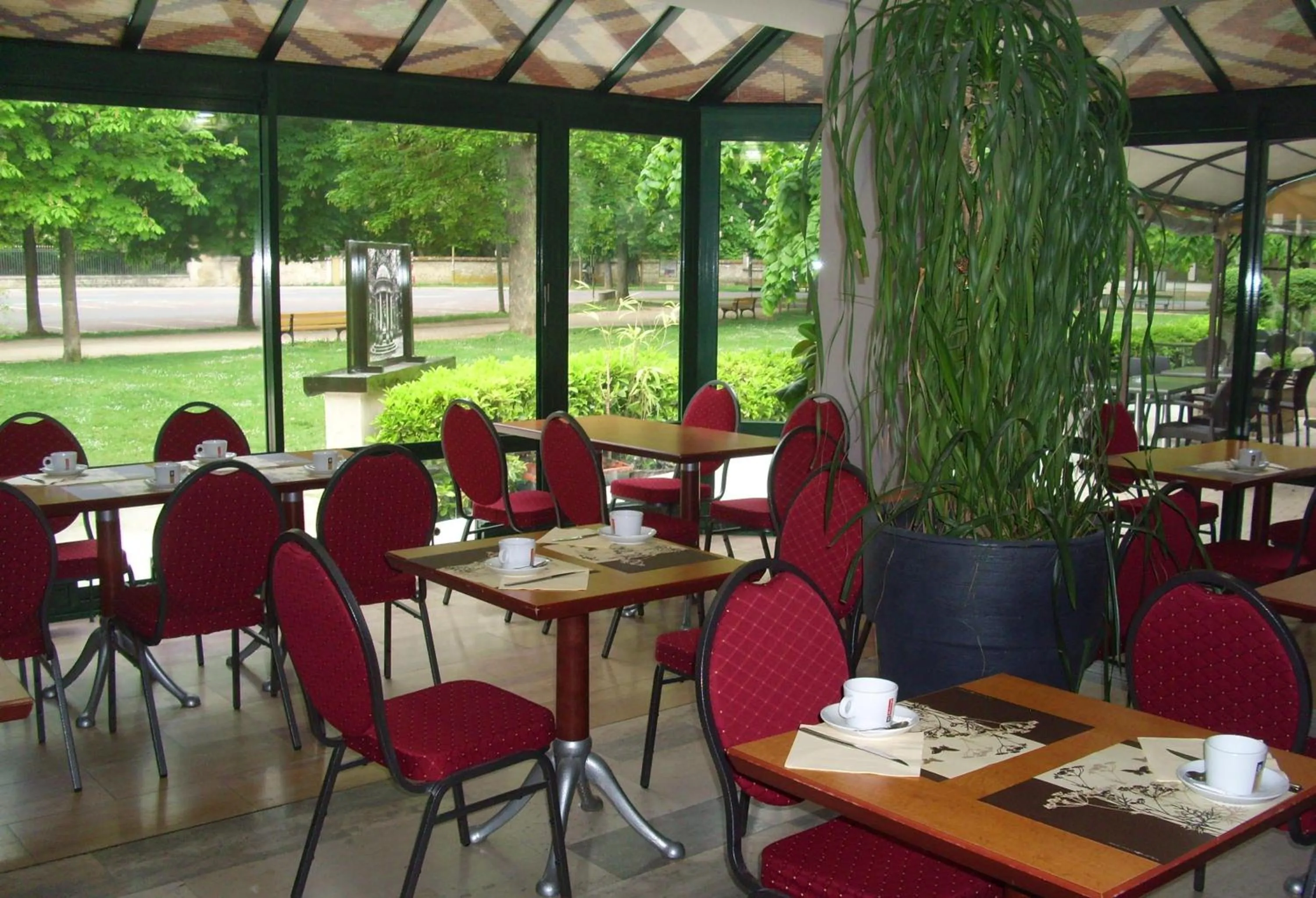 Restaurant/places to eat in Hôtel Restaurant Du Parc de la Colombière