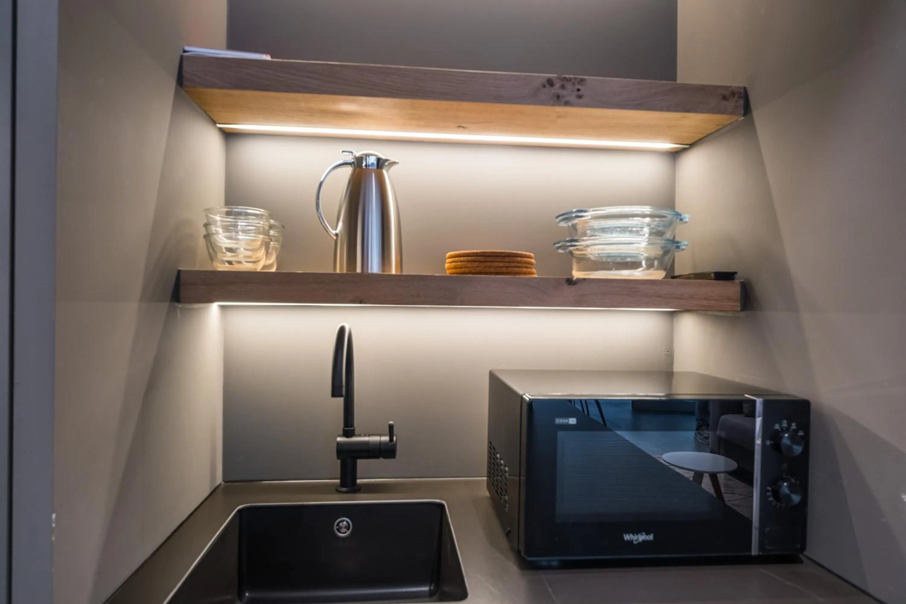 Coffee/tea facilities in Belcasa Suitehotel