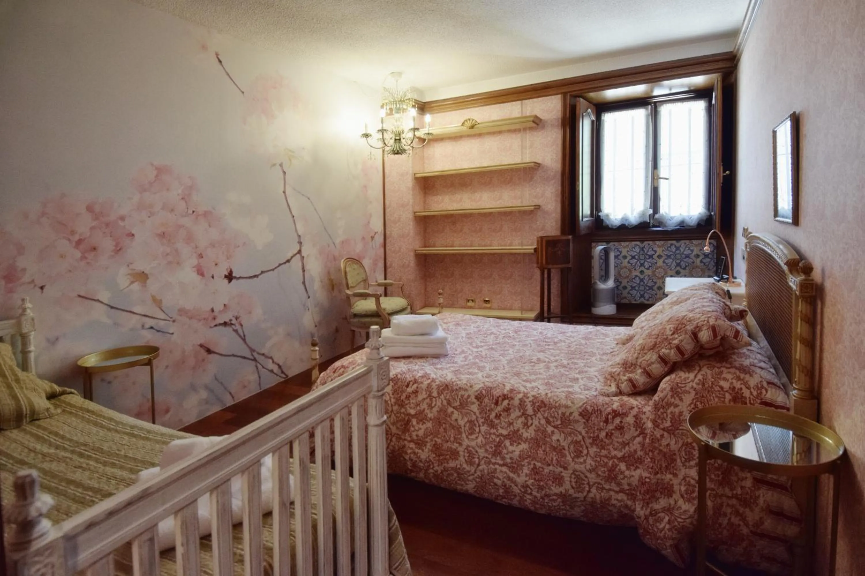 Photo of the whole room, Bed in Apartamentos María Luisa