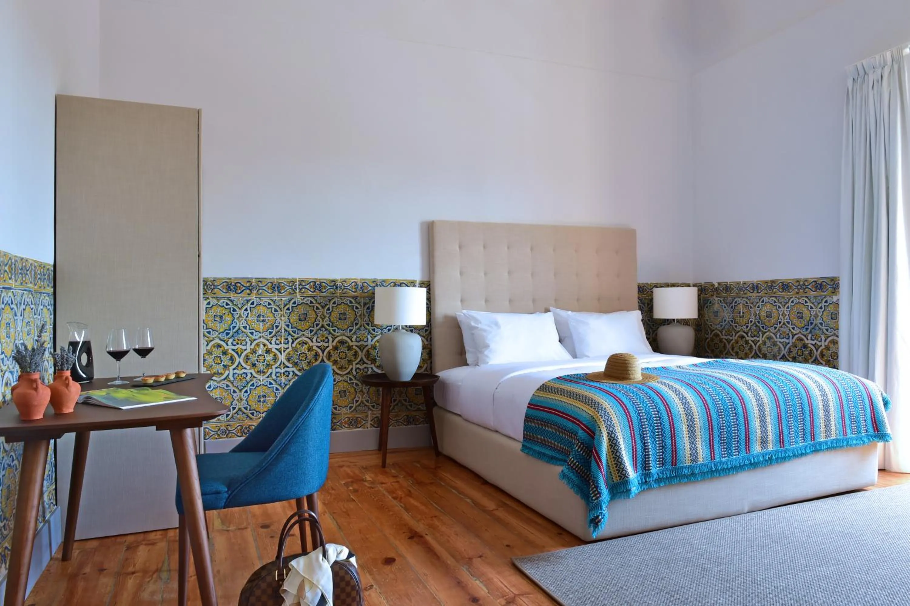 Photo of the whole room, Bed in The Noble House - by Unlock Hotels