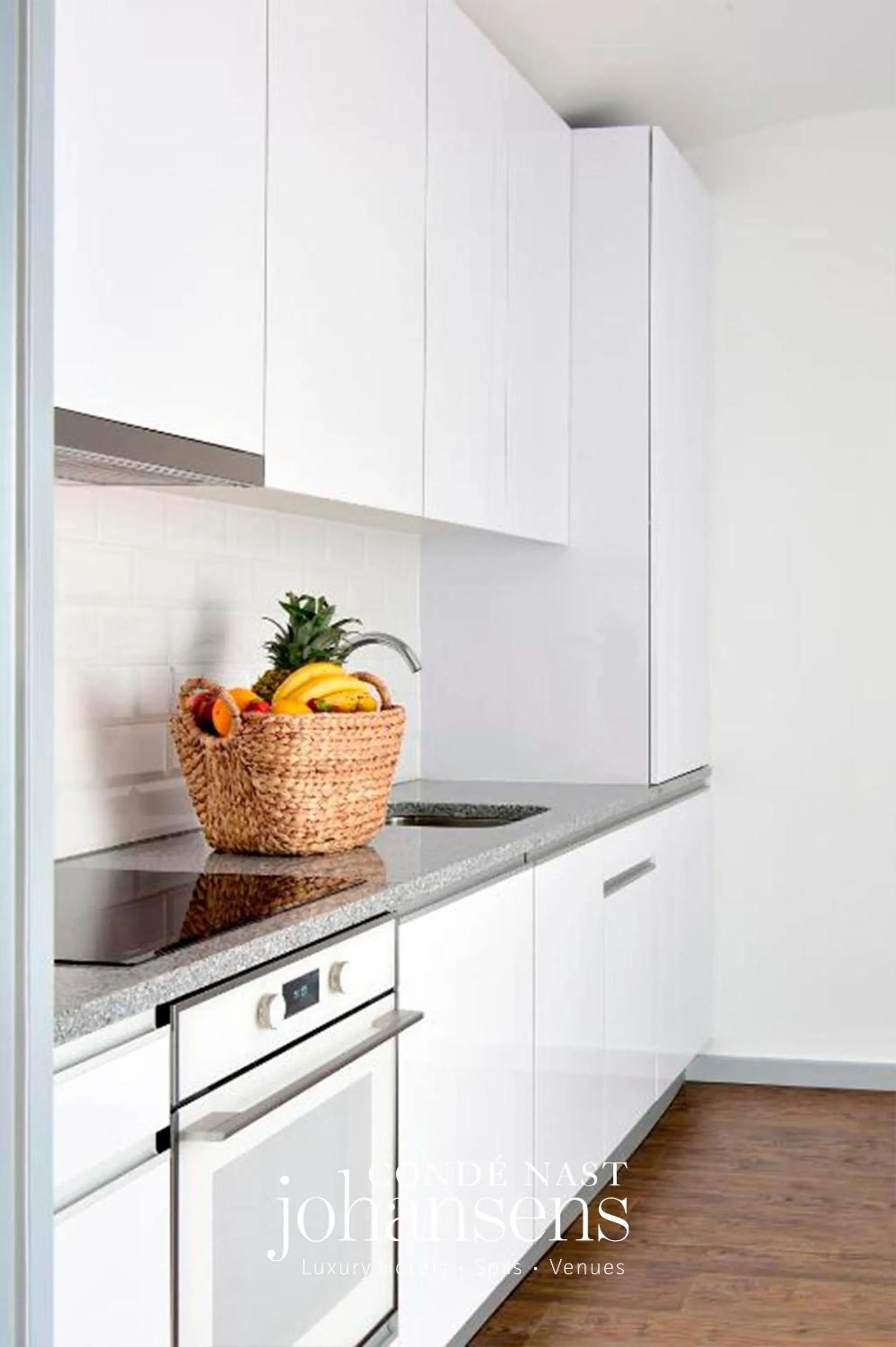 Kitchen or kitchenette in The Noble House - by Unlock Hotels