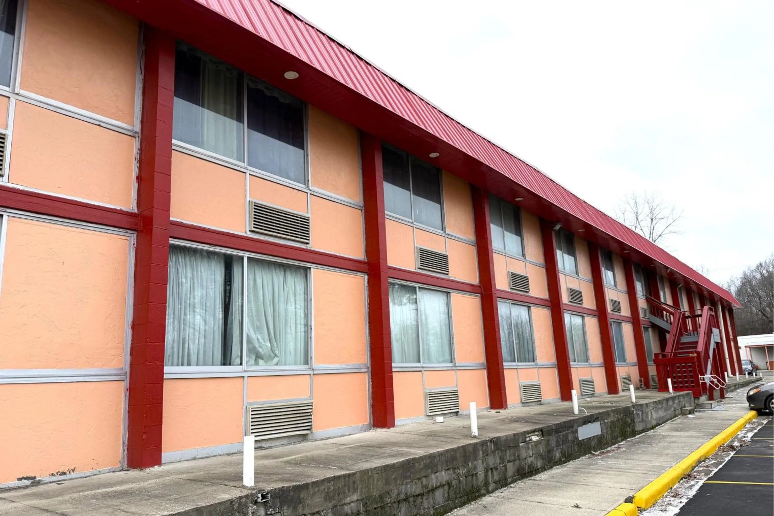 Property building in Red Carpet Inn & Suites Lima -Listing Partner