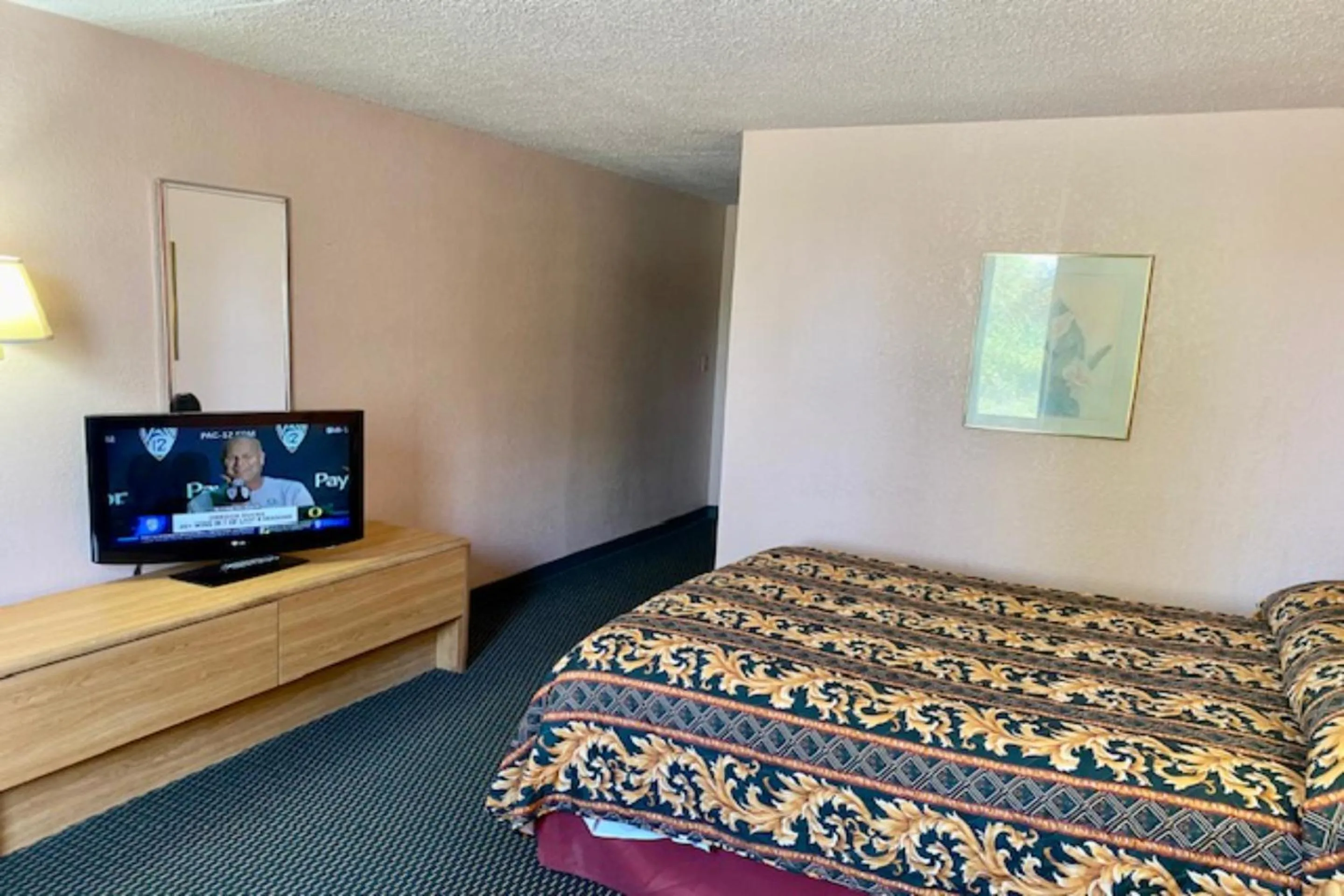 Bedroom, Bed in Red Carpet Inn & Suites Lima -Listing Partner