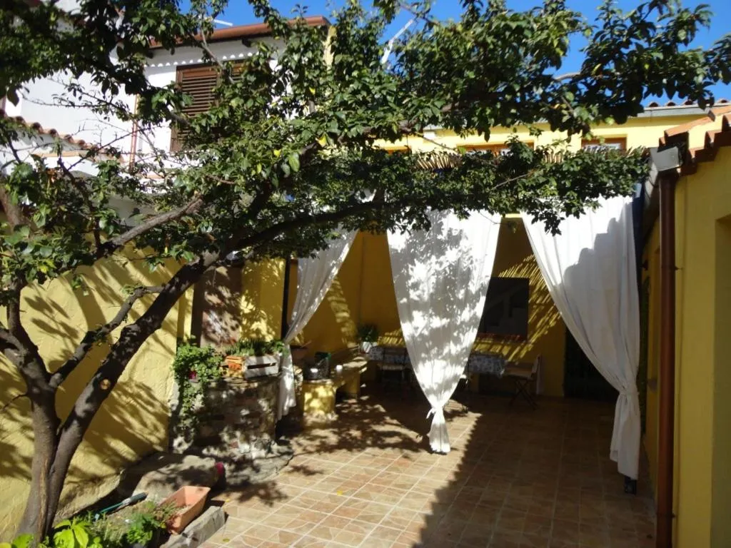 Property building in B&B DOMU INCANTO Sa Domu sarrabesa