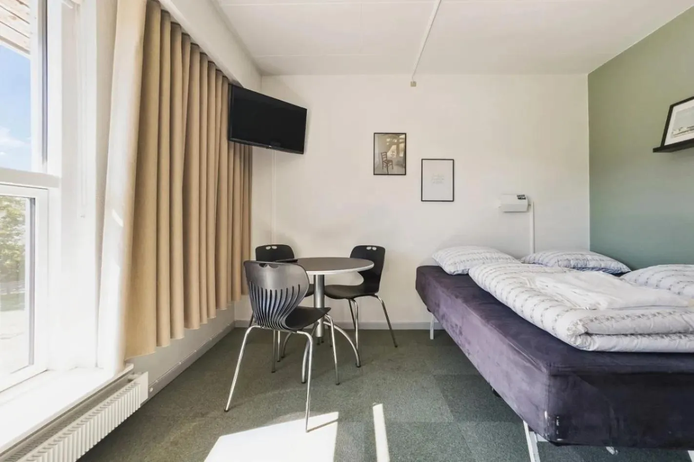 Property building, Bed in Danhostel Vejle