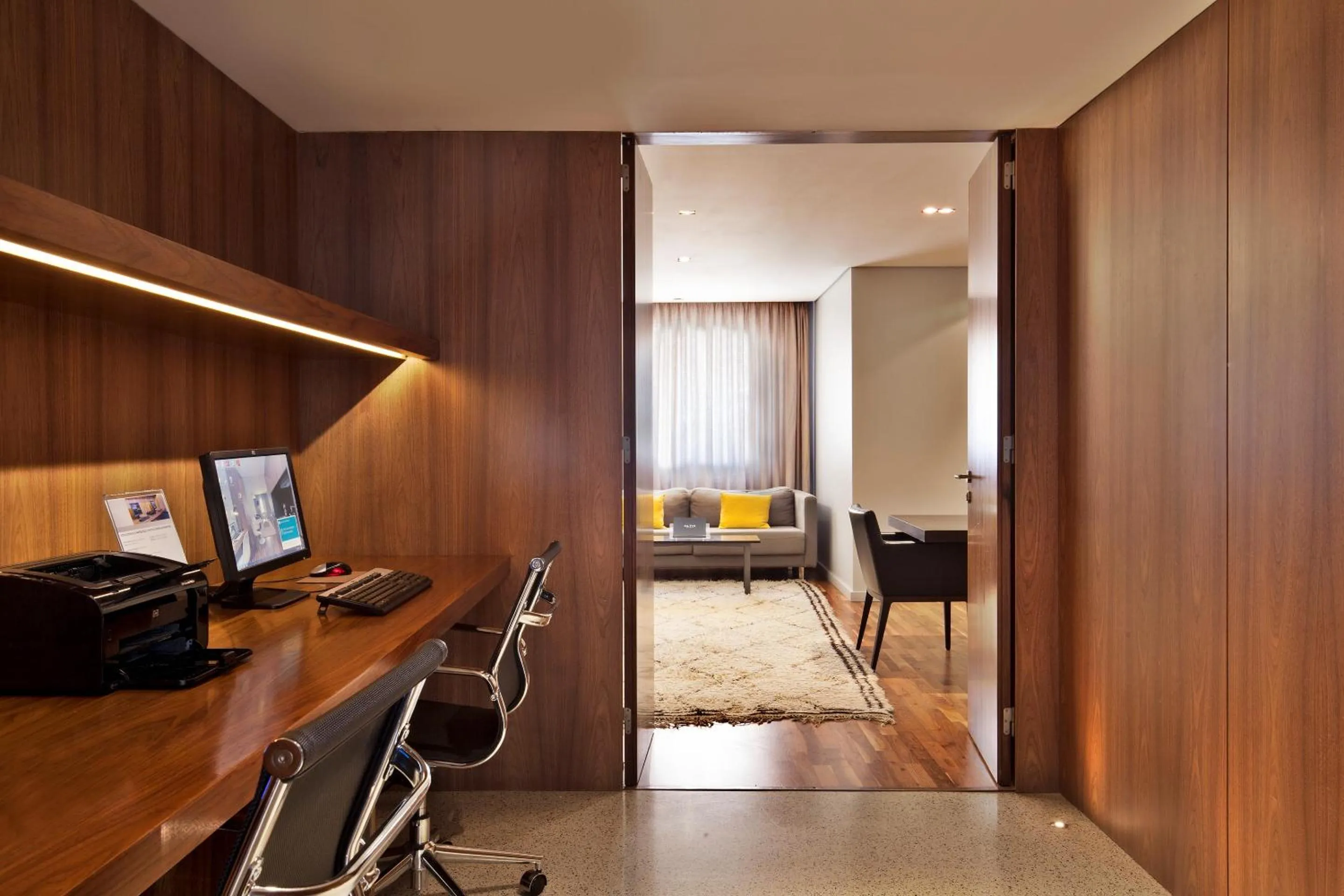 Business facilities in Altis Prime Hotel