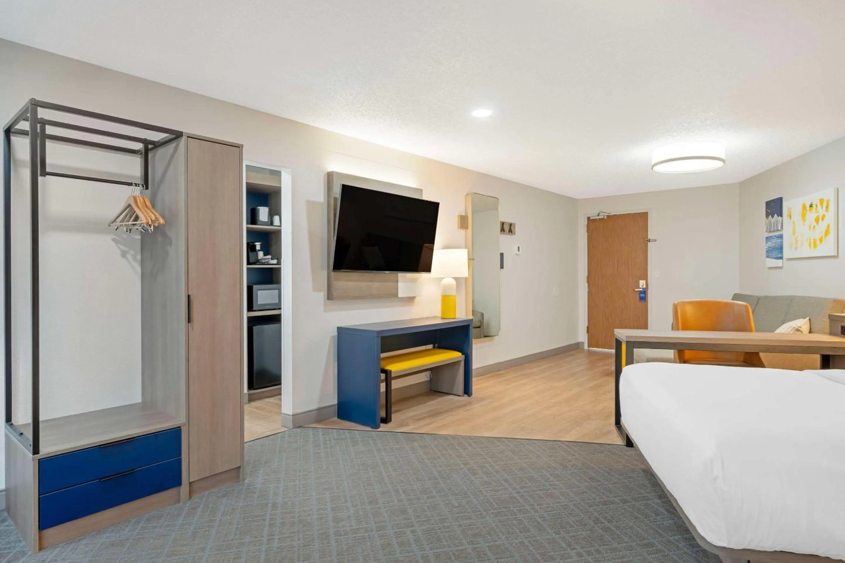 Bedroom, Bed in Comfort Suites Idaho Falls