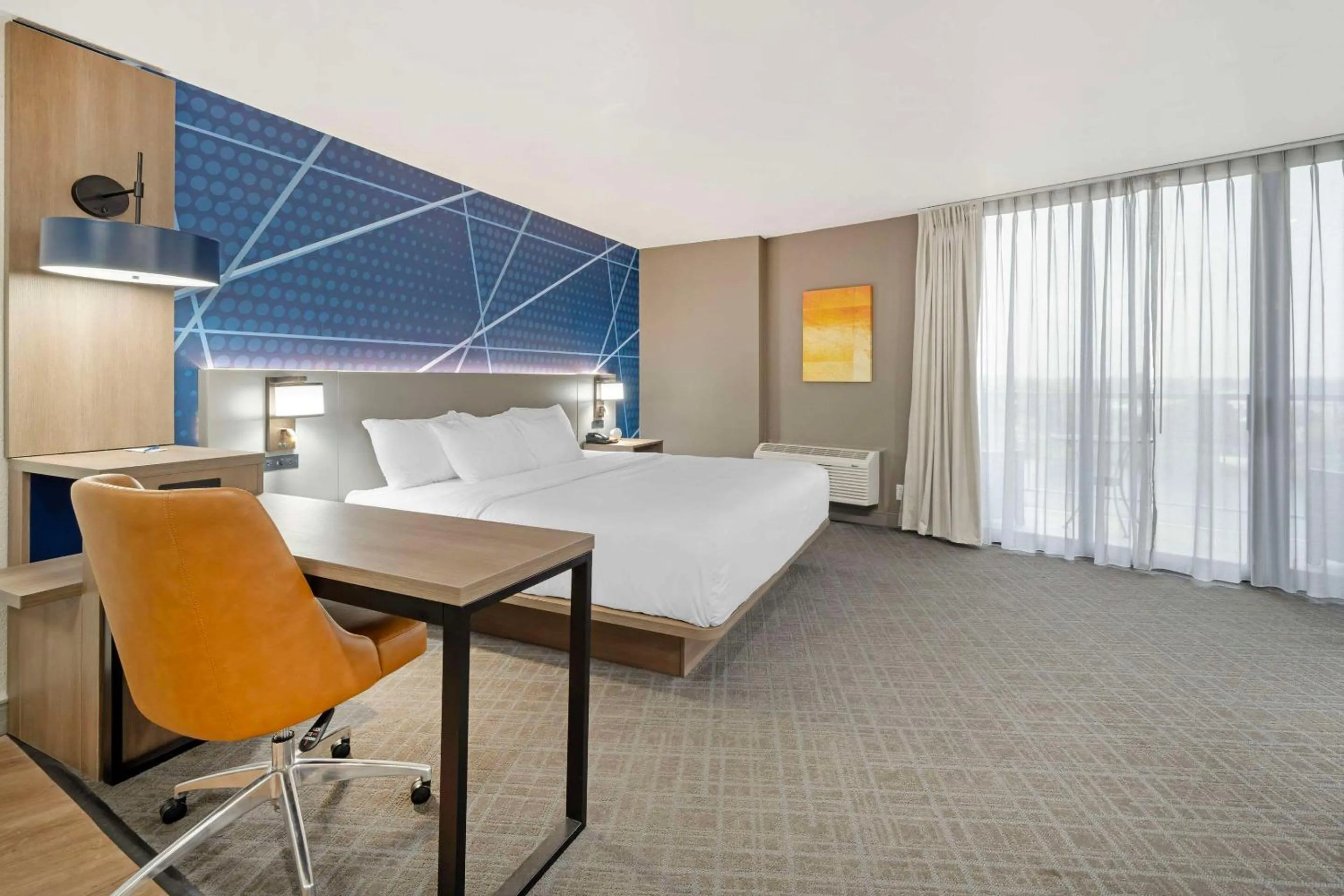 Bedroom, Bed in Comfort Suites Idaho Falls