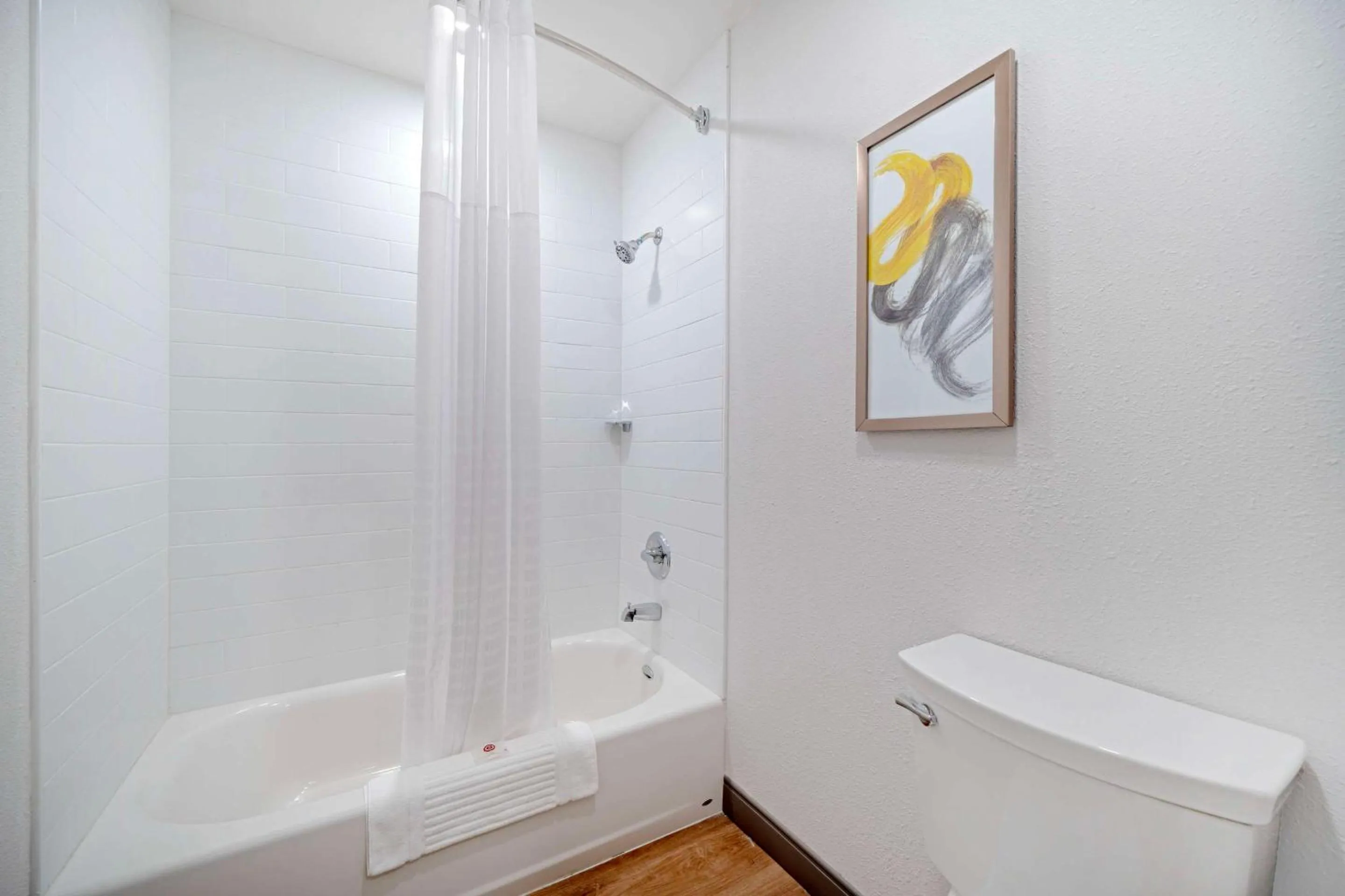 Bedroom in Comfort Suites Idaho Falls