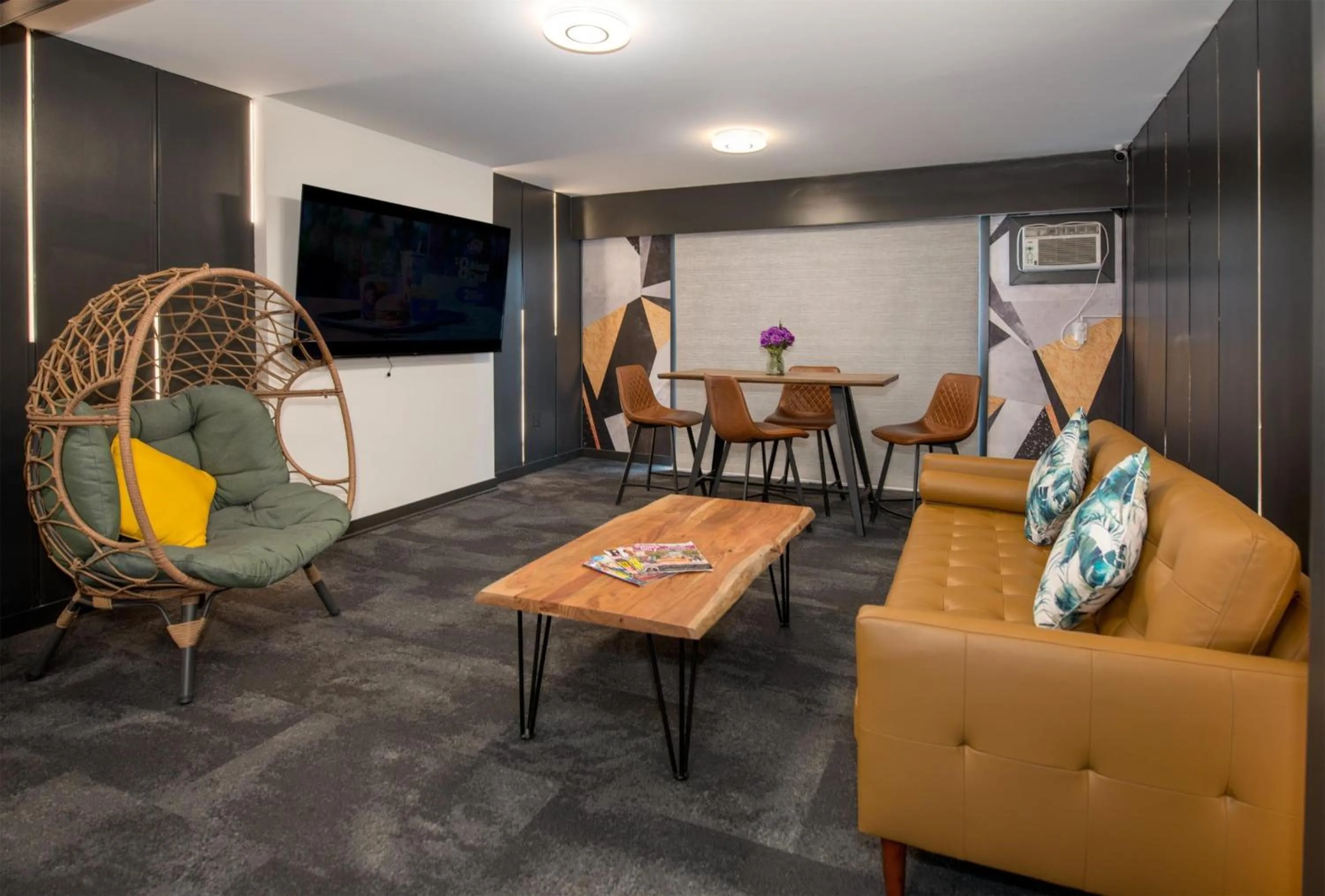 Communal lounge/ TV room in Coast Metro Vancouver Hotel