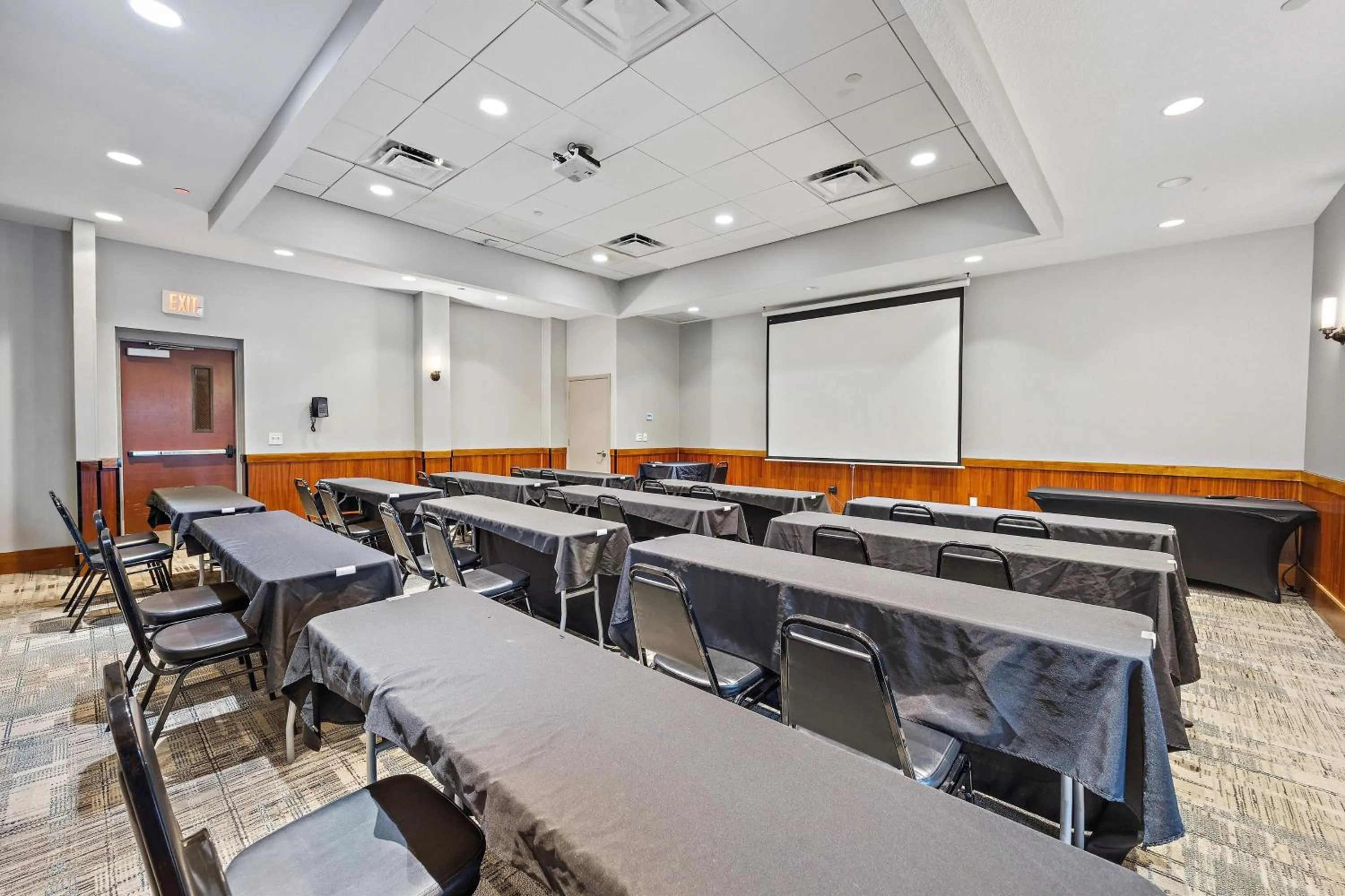 Meeting/conference room in Four Points by Sheraton Jacksonville Baymeadows