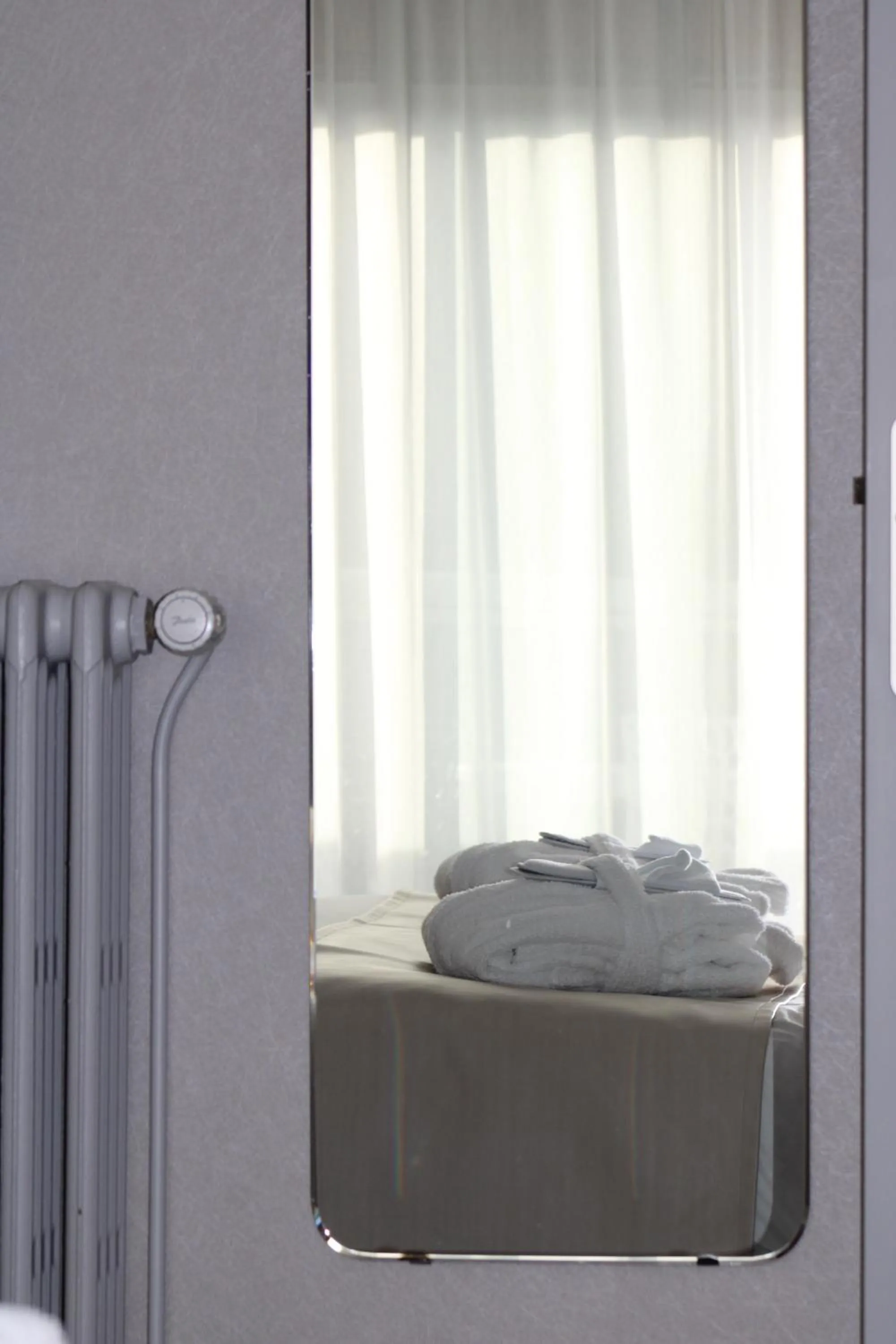 Bed in Cit'Hotel L'Etape